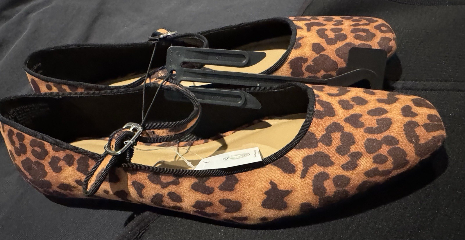 New Time and Tru Women’s Mary Jane Leopard Print Faux Leather Flats Size 10