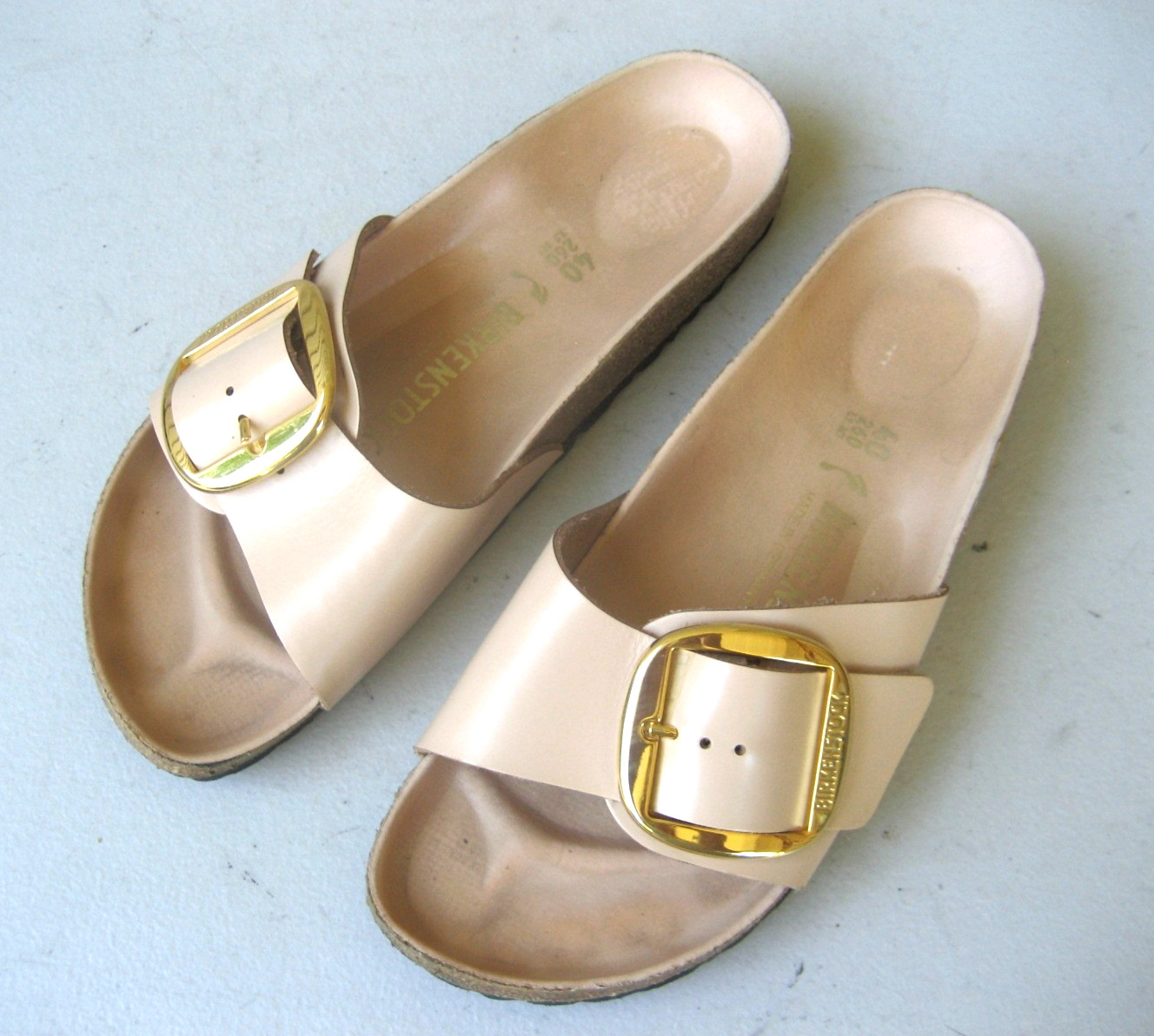 BIRKENSTOCK Madrid Big Buckle Leather Beige Sandals Size 40 / 9 N EXCELLENT