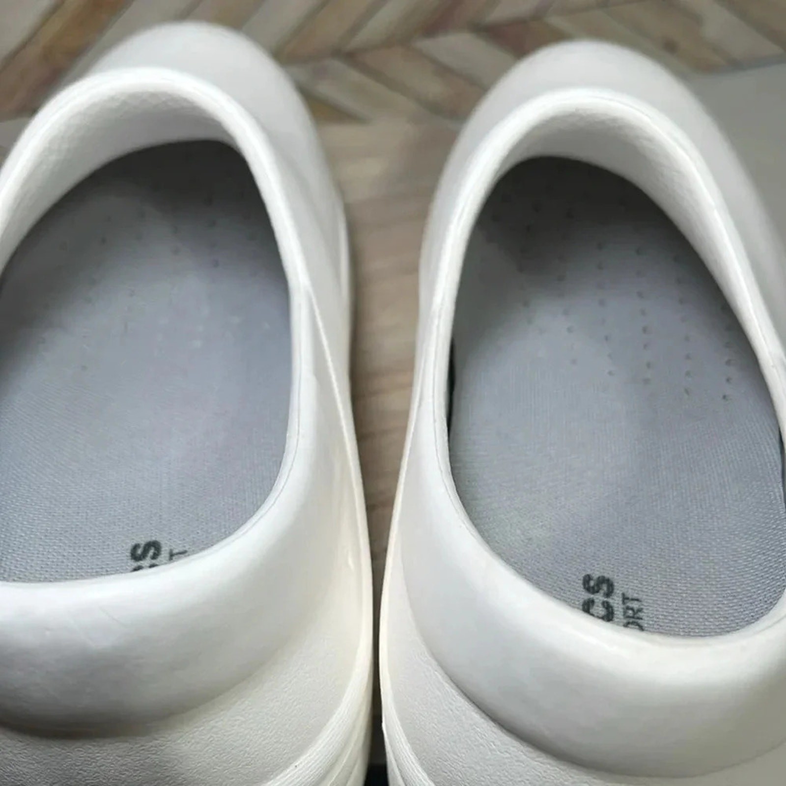 CROCS Dual Comfort Clogs White Slip On Nursing Workwear Dress Code Waterproof