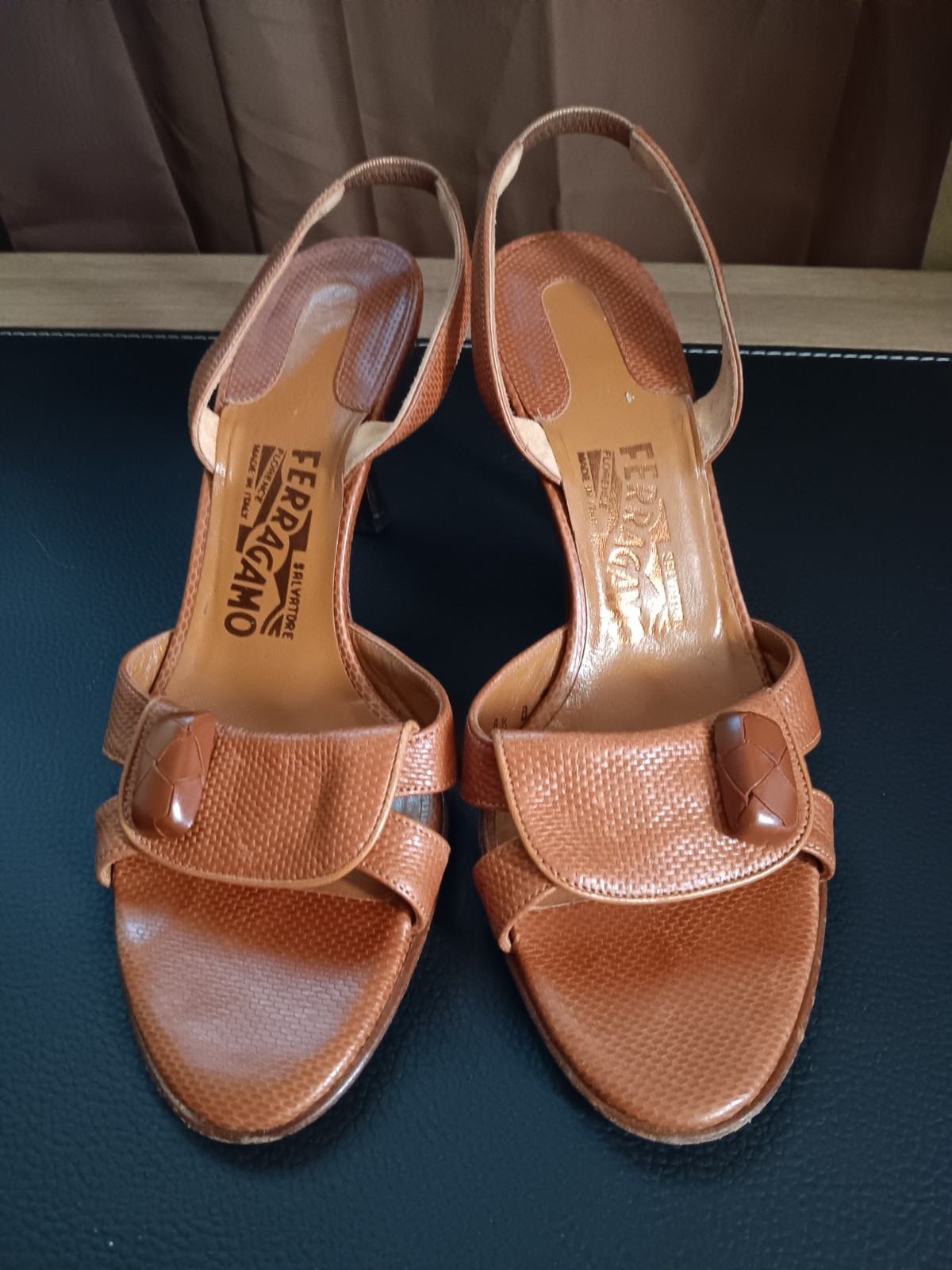 Vtg FERRAGAMO Peep Toe Sling Back Peep Toe Classy 3″ Heel 8 1/2 B