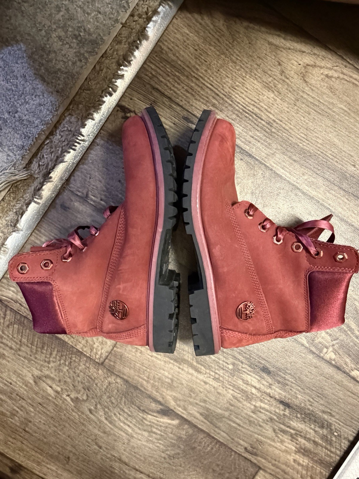 Timberland Women’s 6” Premium Waterproof burgundy Nubuck US 8