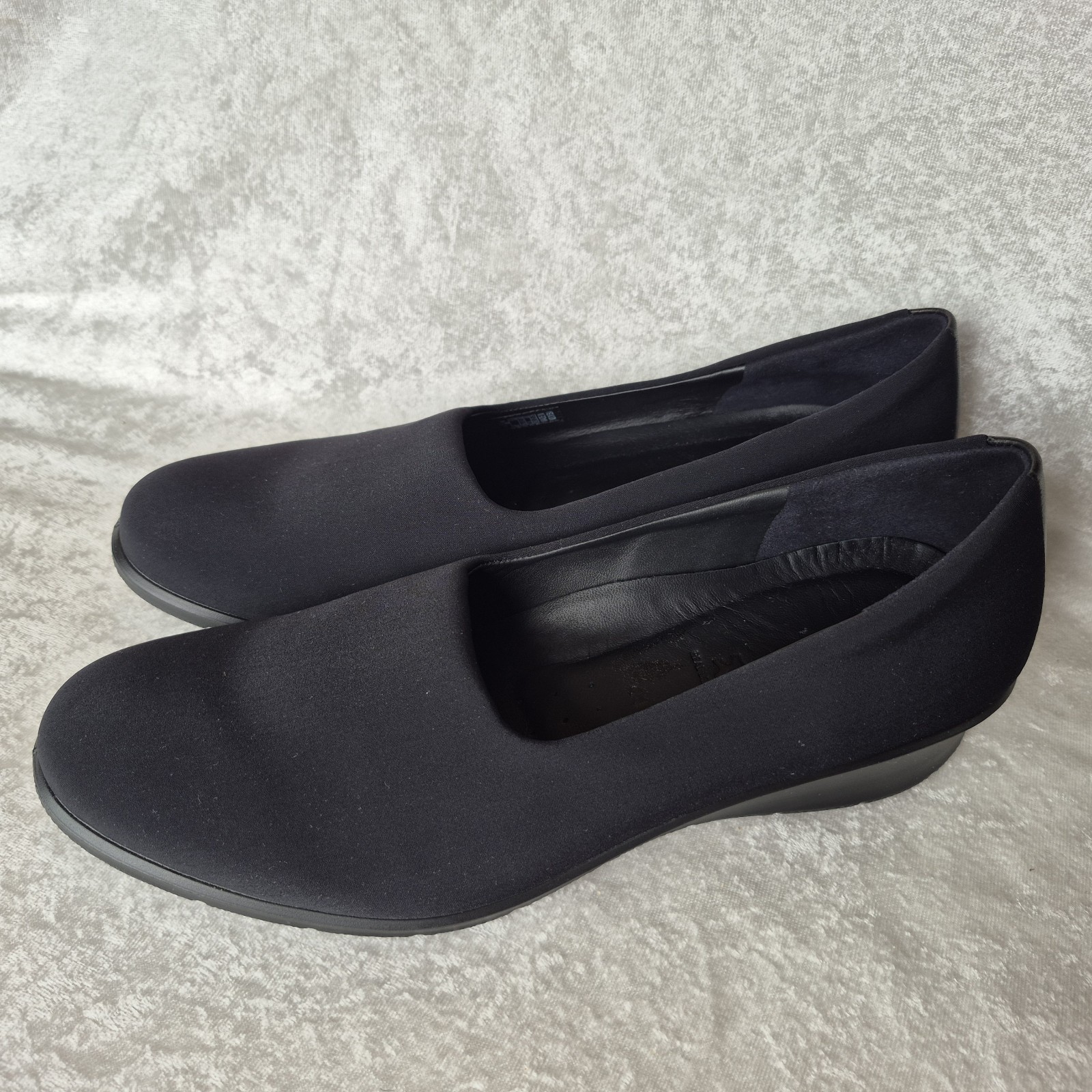 ECCO Women’s Black Slip-On Wedge Comfort Shoes Round Toe EU 41 US 10–10.5