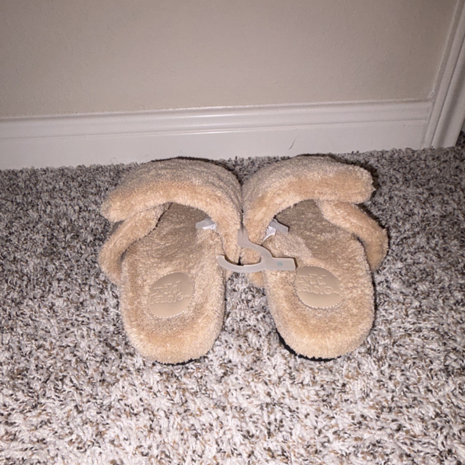 Wild Fable Beige Faux Fur Slide Slippers Unisex Adults Size 9 Slip-On