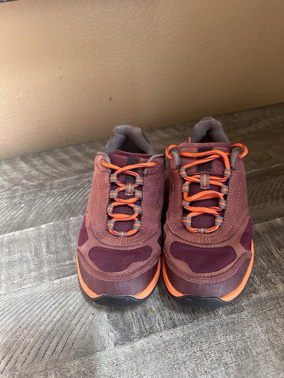 Clarks Shoes Womens 6.5 M Outdoor Rock Trail Sneakers Purple Leather No Insole