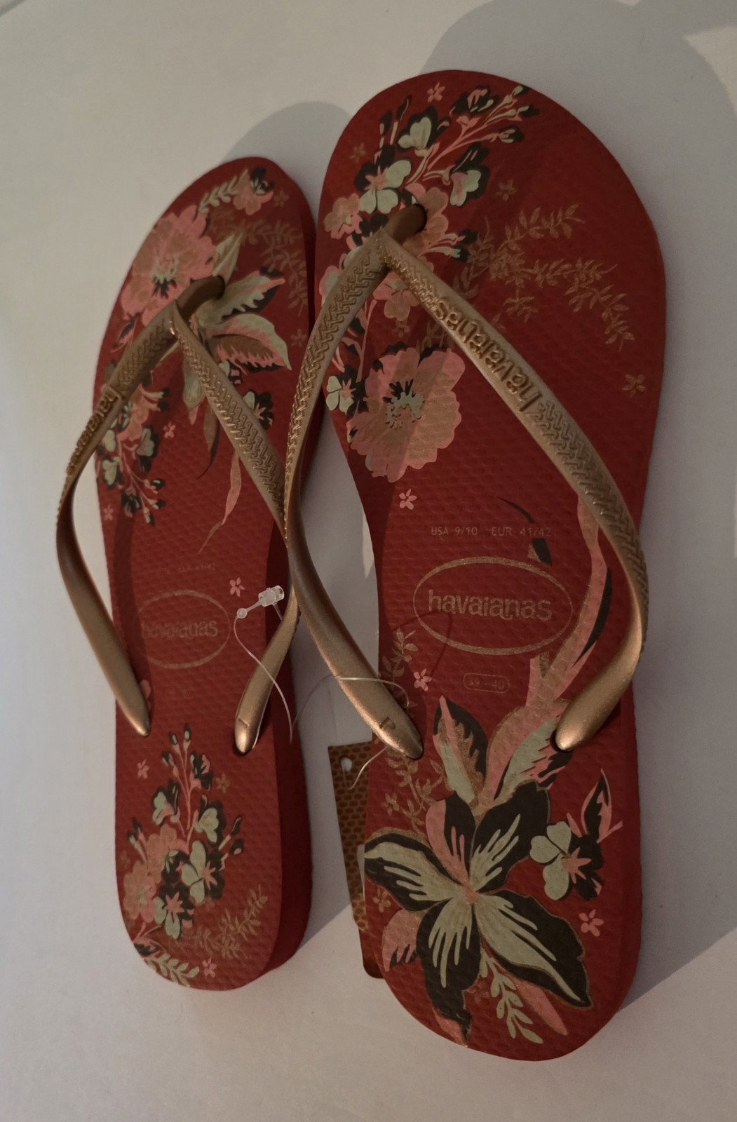 Havaiana’s Slim Organic Vermelho Apache Floral Flip Flops Size:9/10 USA Red Pink