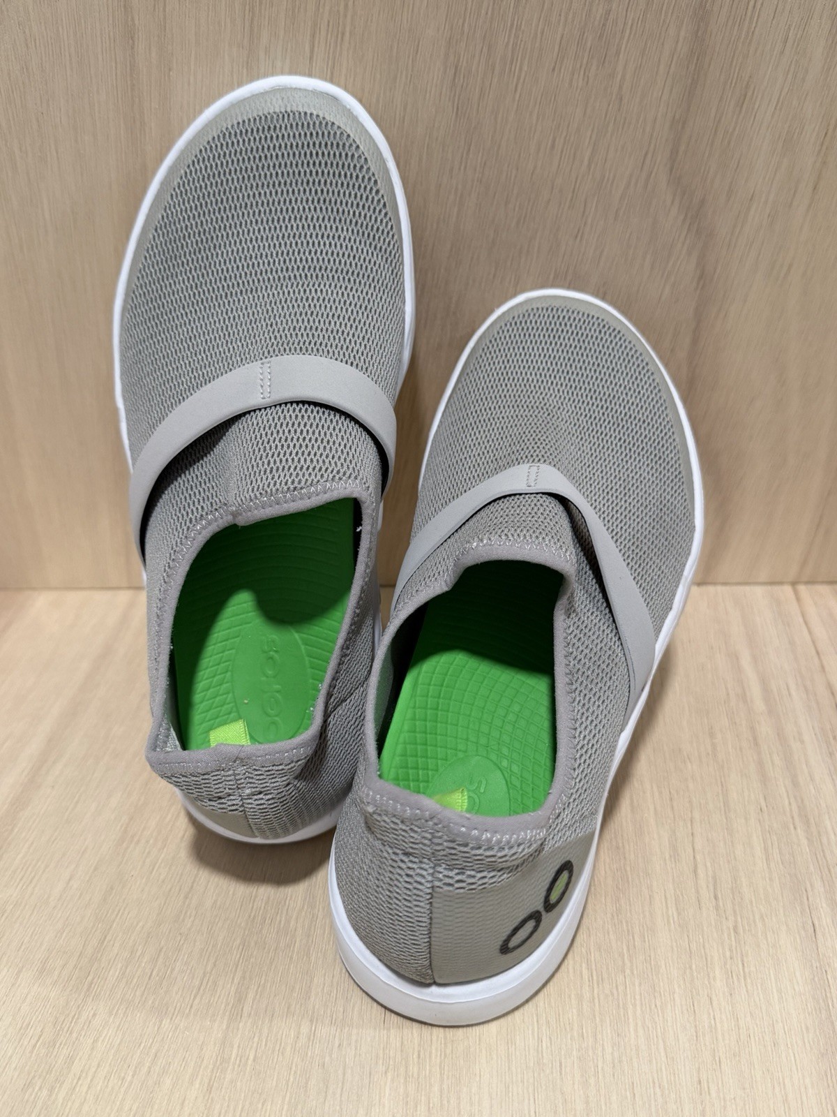 OoFos Oomg eeZee Womens Gray Slip-on Comfort Recovery Shoes SIZE 8