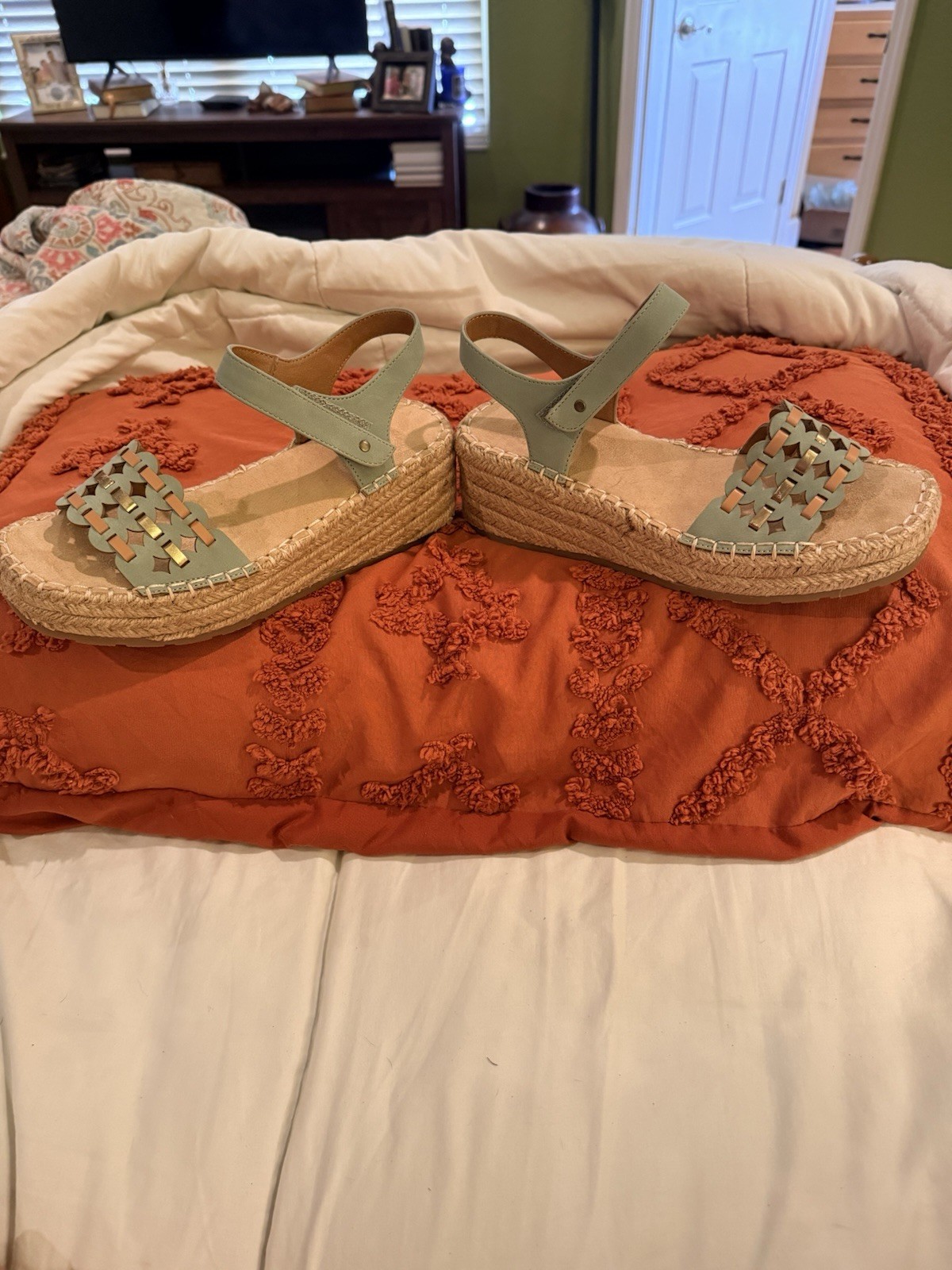womens sandals