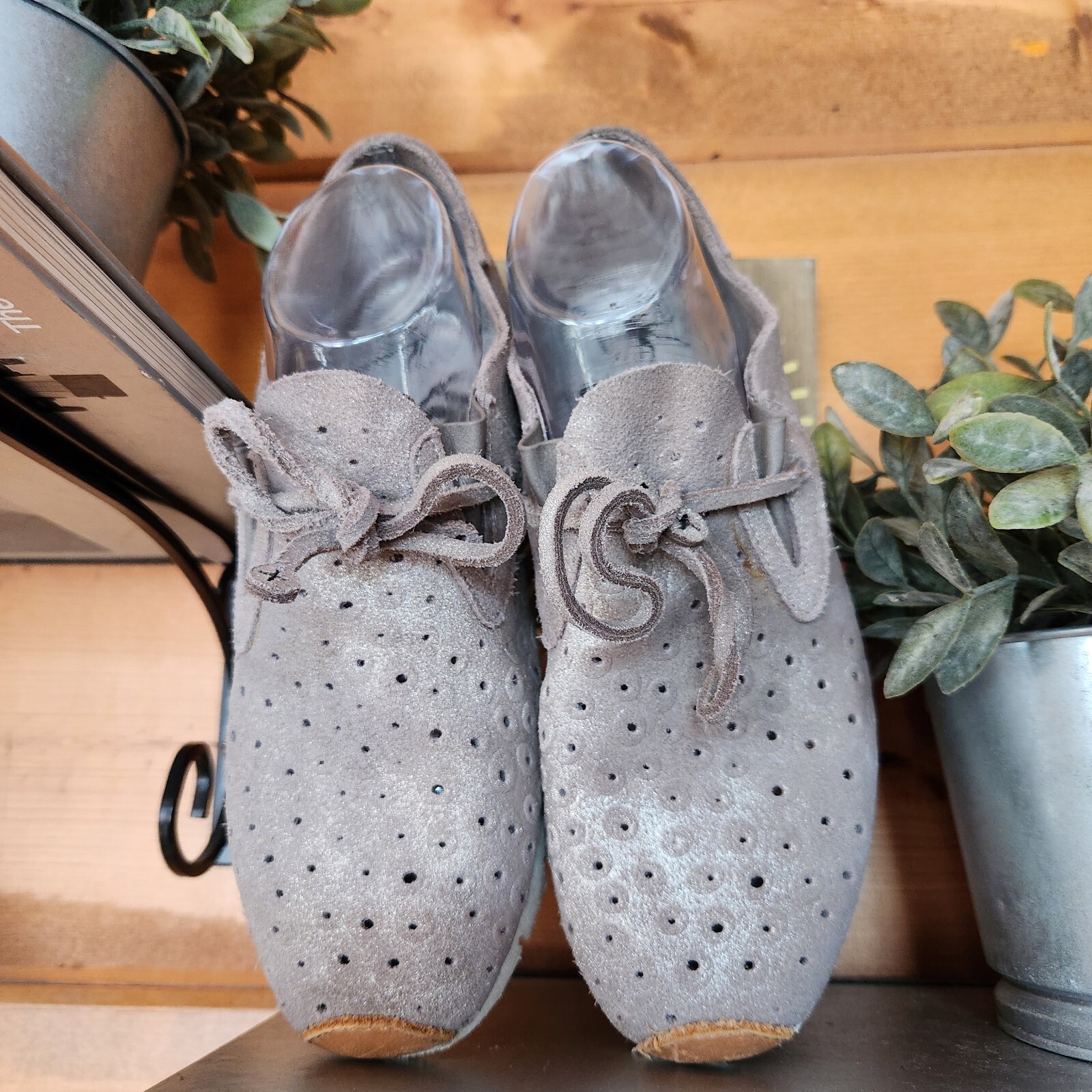 OTBT Lunar Gray Metallic Silver Leather Perforated Sneakers Suede Shoes Size 8 M