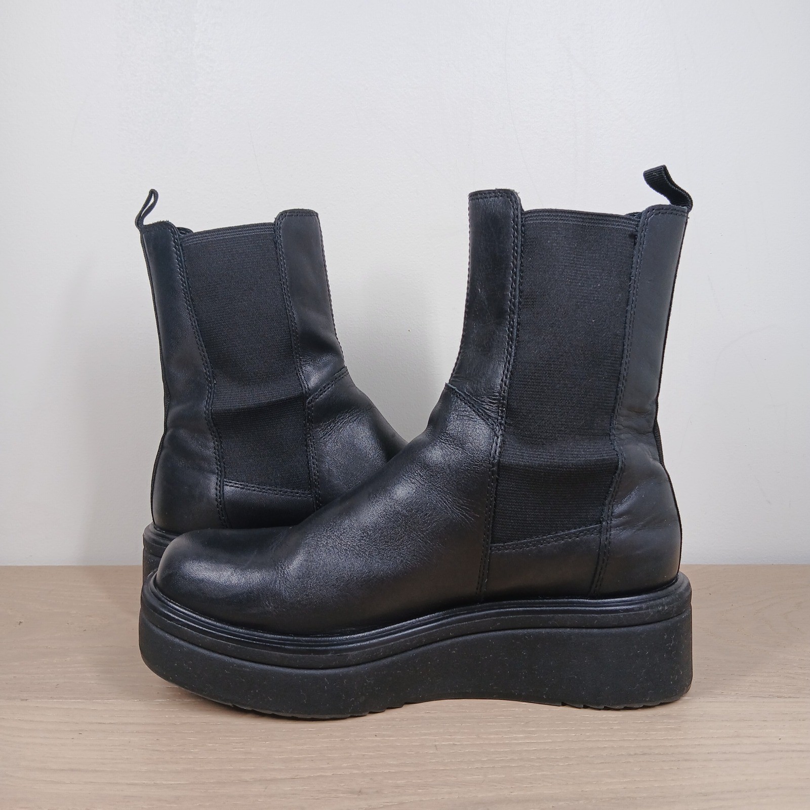 Vagabond Platform Chelsea Boots Women 7 Black Leather Chunky Platform Goth
