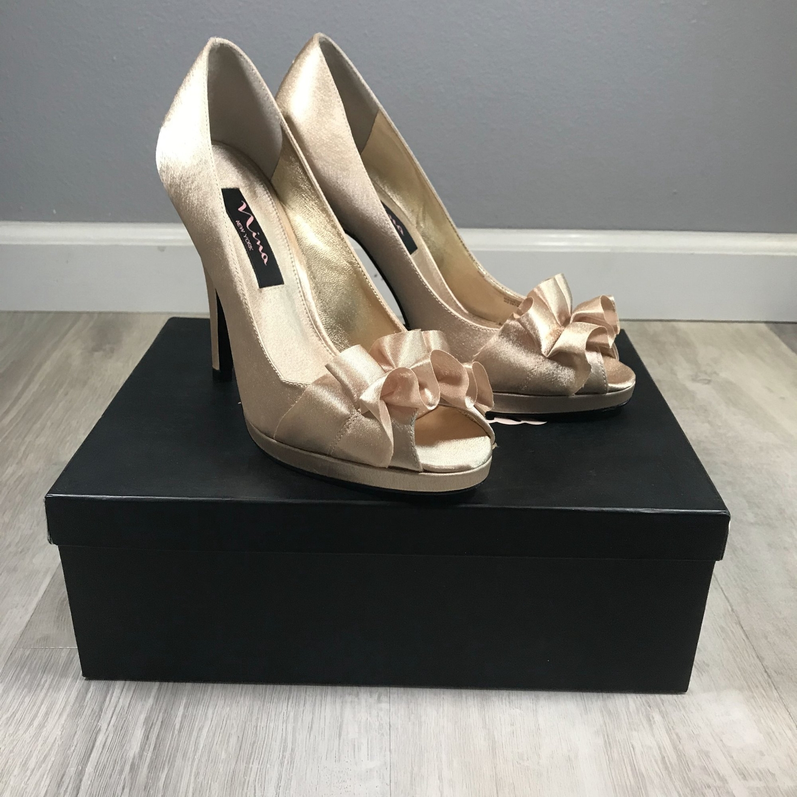 EUC Nina Gold Royal Satin Ruffle Peep Toe Bridal Wedding Pageant Formal HighHeel