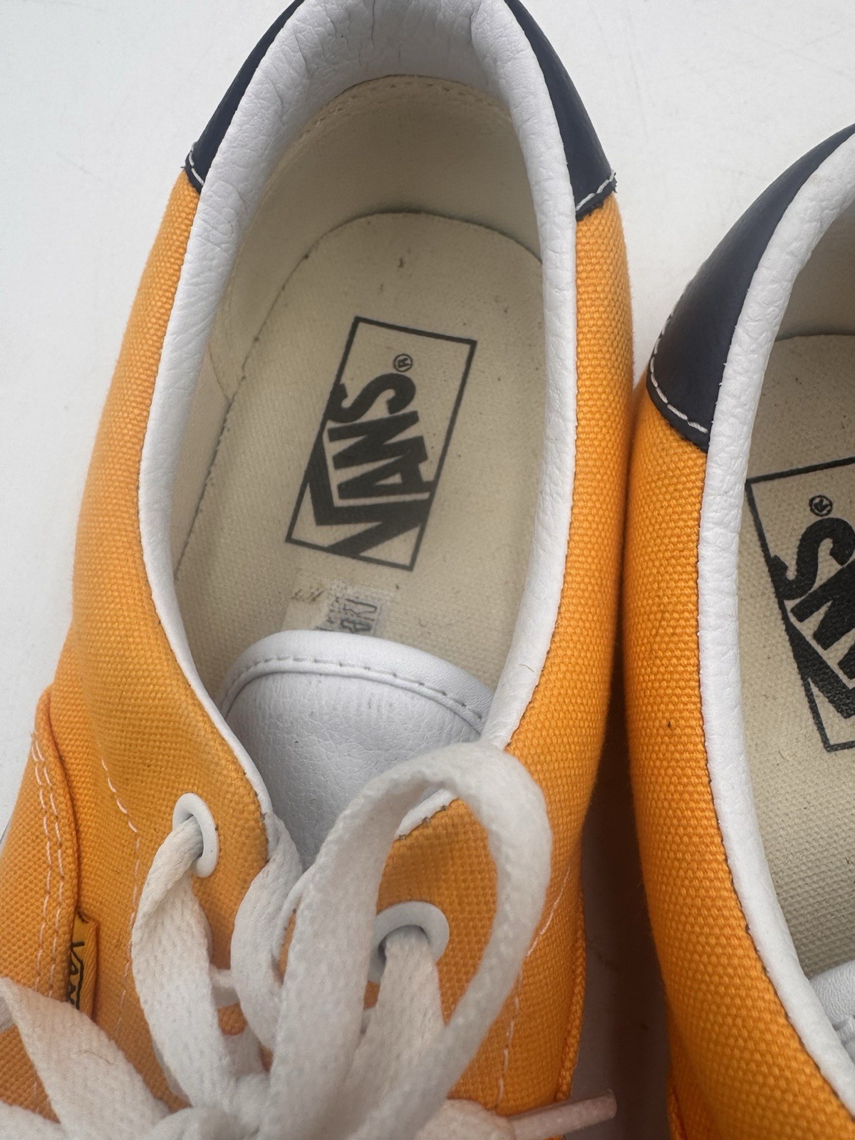 Size 7.5 Mens Size 9 Women – VANS Authentic Orange Sneaker Skater Rock Grunge