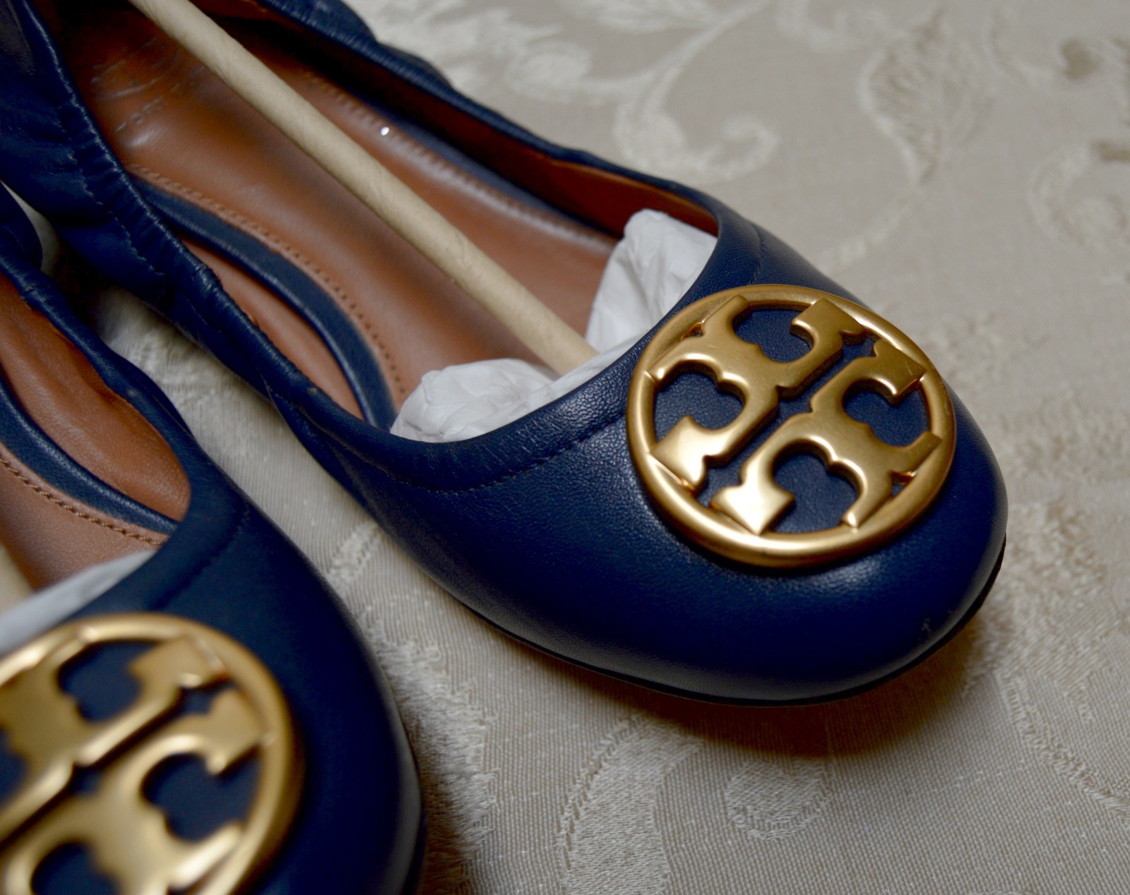 Tory Burch Chelsea Gold Logo Heeled Ballet Flats in Navy Blue Leather US 6/6.5M