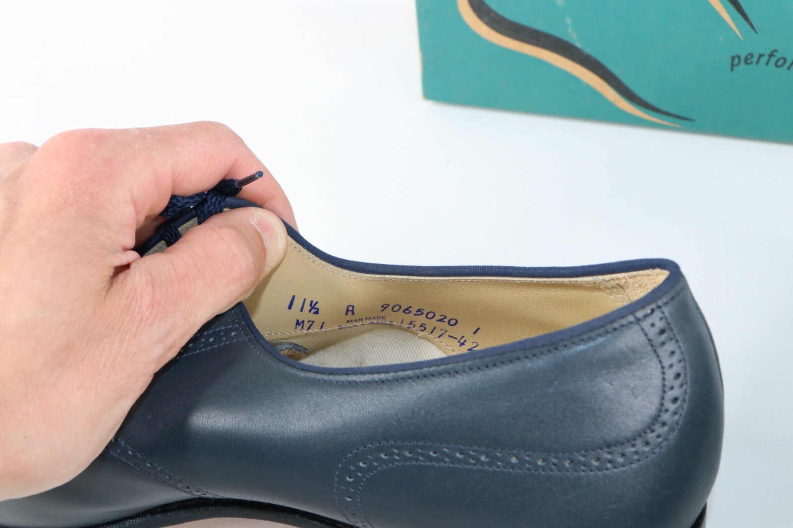 NOS Vintage 90s Streetwear Womens 11.5 A Leather Wingtip Dress Shoes Navy Blue