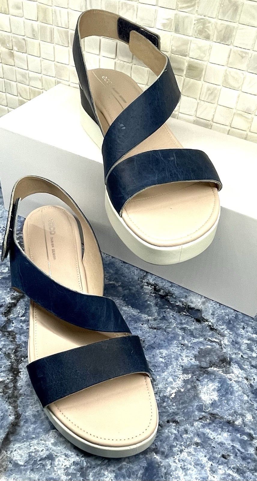 ECCO Womens US 10-10.5 EU 41 Navy Blue Leather Platform Sandals Excellent