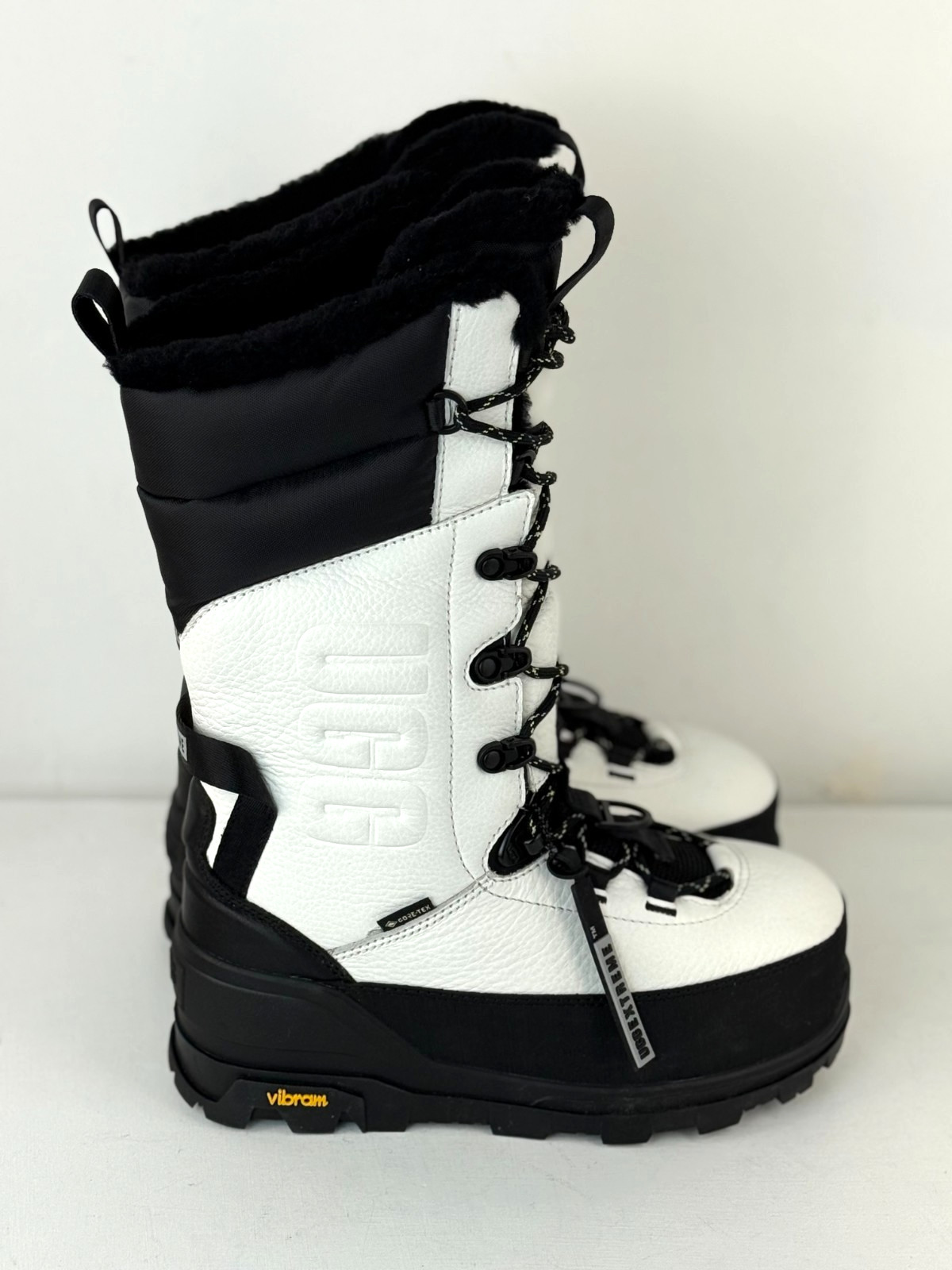US M4, W5 – UGG SHASTA TALL EXTREME WATERPROOF Gortex Boots – White