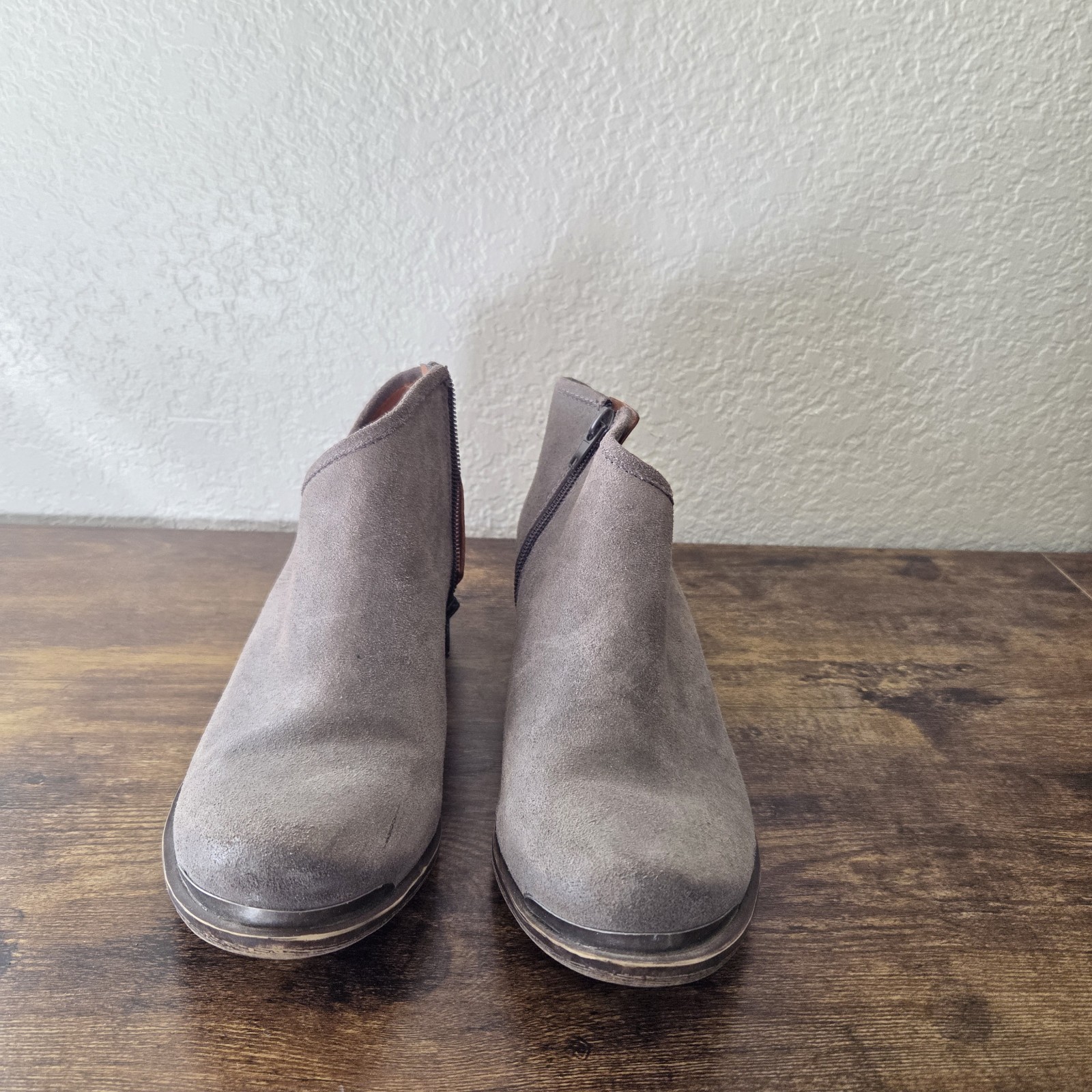 Lucky Brand Low Ankle Metal Detail Grey Western Suede Bootie US 8M 38 Women’s