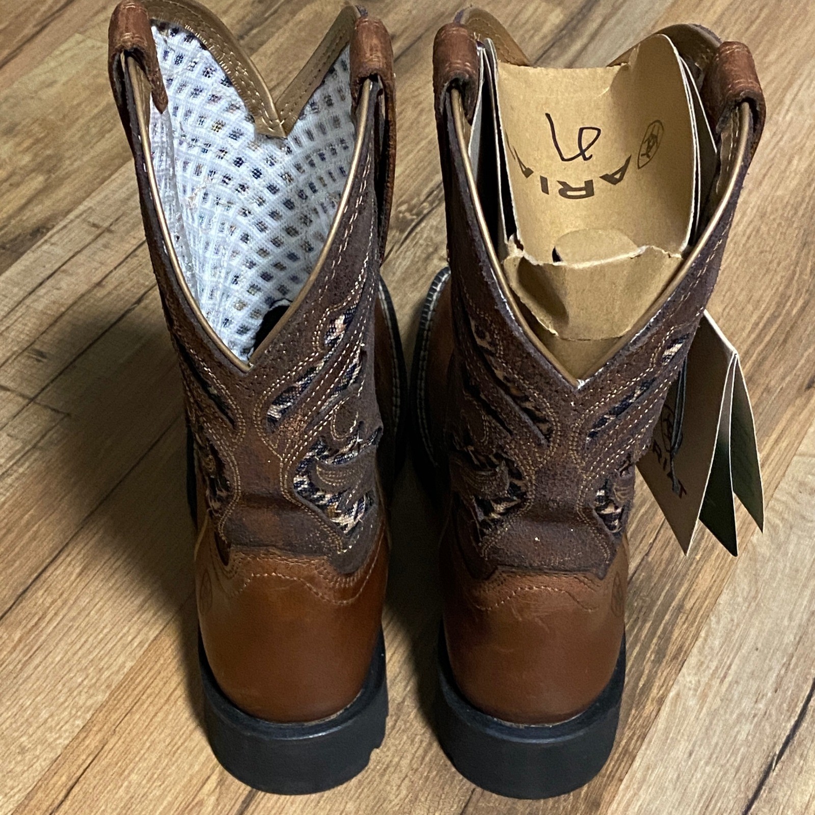 Ariat Unbridled Rancher VentTEK Hickory Smoke Copper Metallic Boots Size 6 NIB