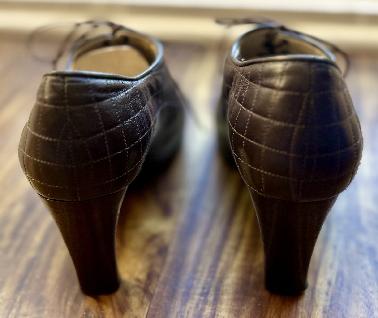 Vintage Casual Corner Italian-Made Brown Leather Quilted Lace Up Heels size 6