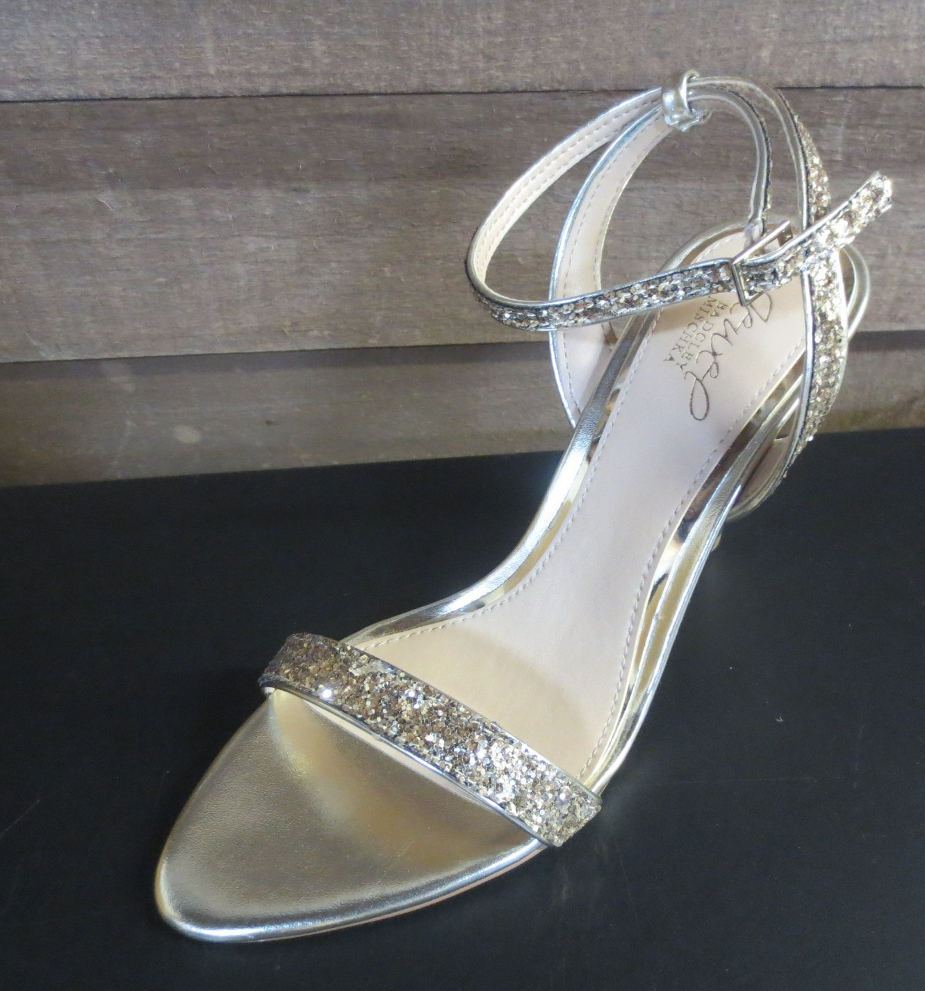 JEWEL BADGLEY MISCHKA WOMEN’S HIGH HEEL GOLD GLITTER SHOES – US 7
