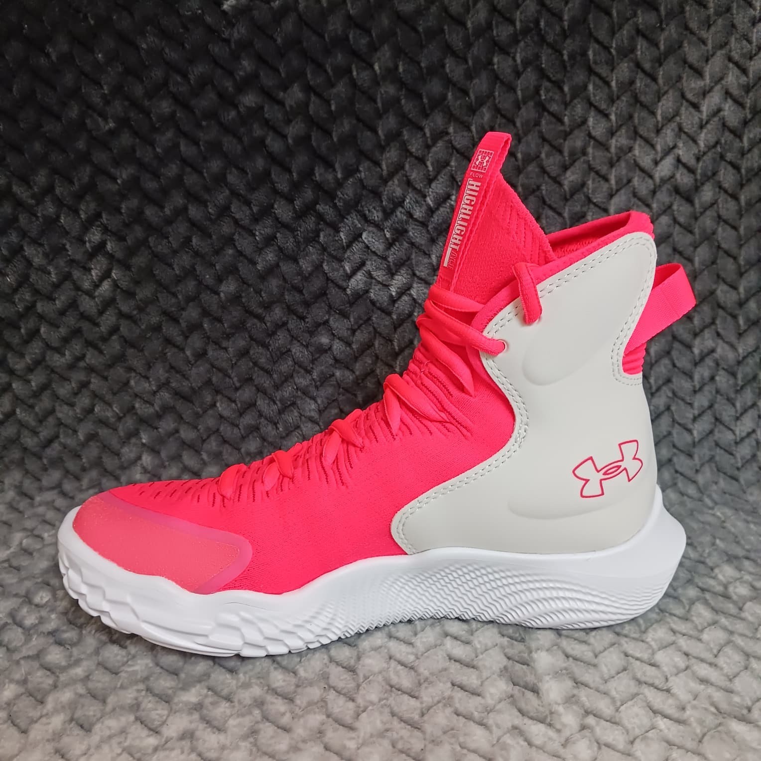 Under Armour Flow Highlight Ace Women’s Volleyball Shoes Hot Pink white Size 7