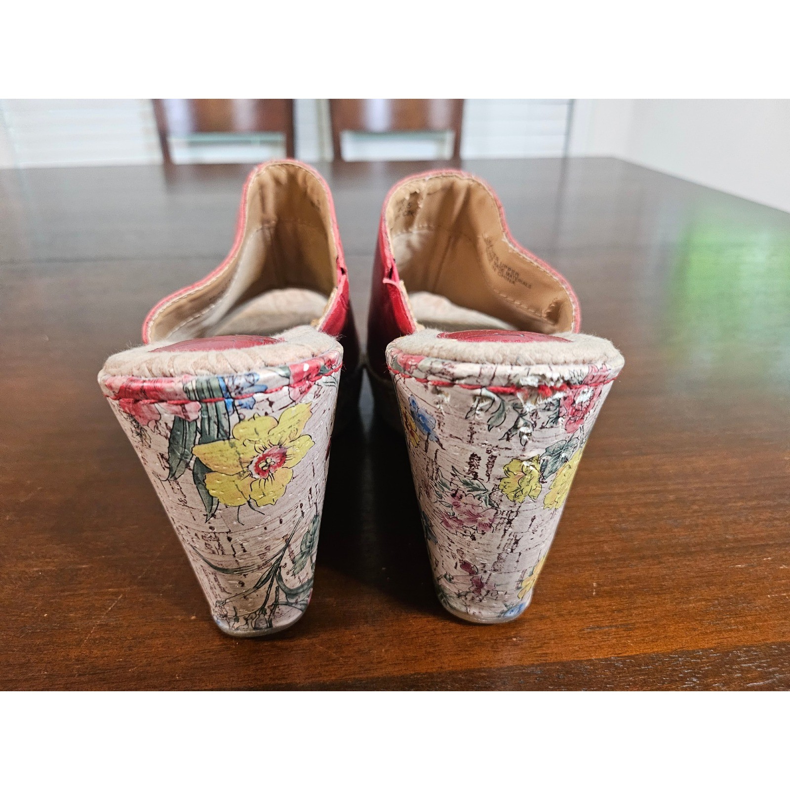 b.o.c. Wedge Sandals Womens 9 Red Floral Cork Print Leather Open Toe Mules
