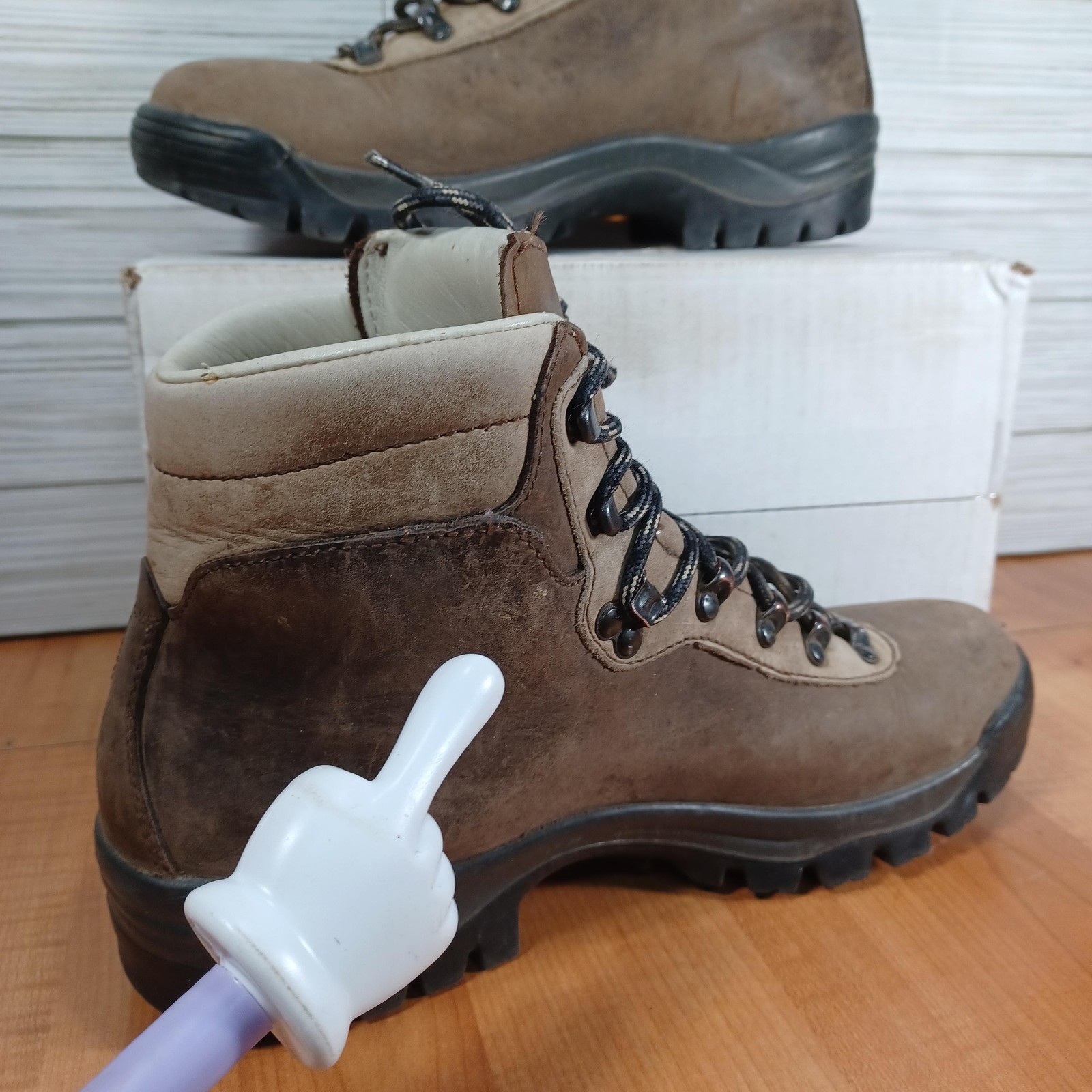 Vintage Raichle REI Boots Womens 9.5 M Distressed Mountaineering Made Hungary