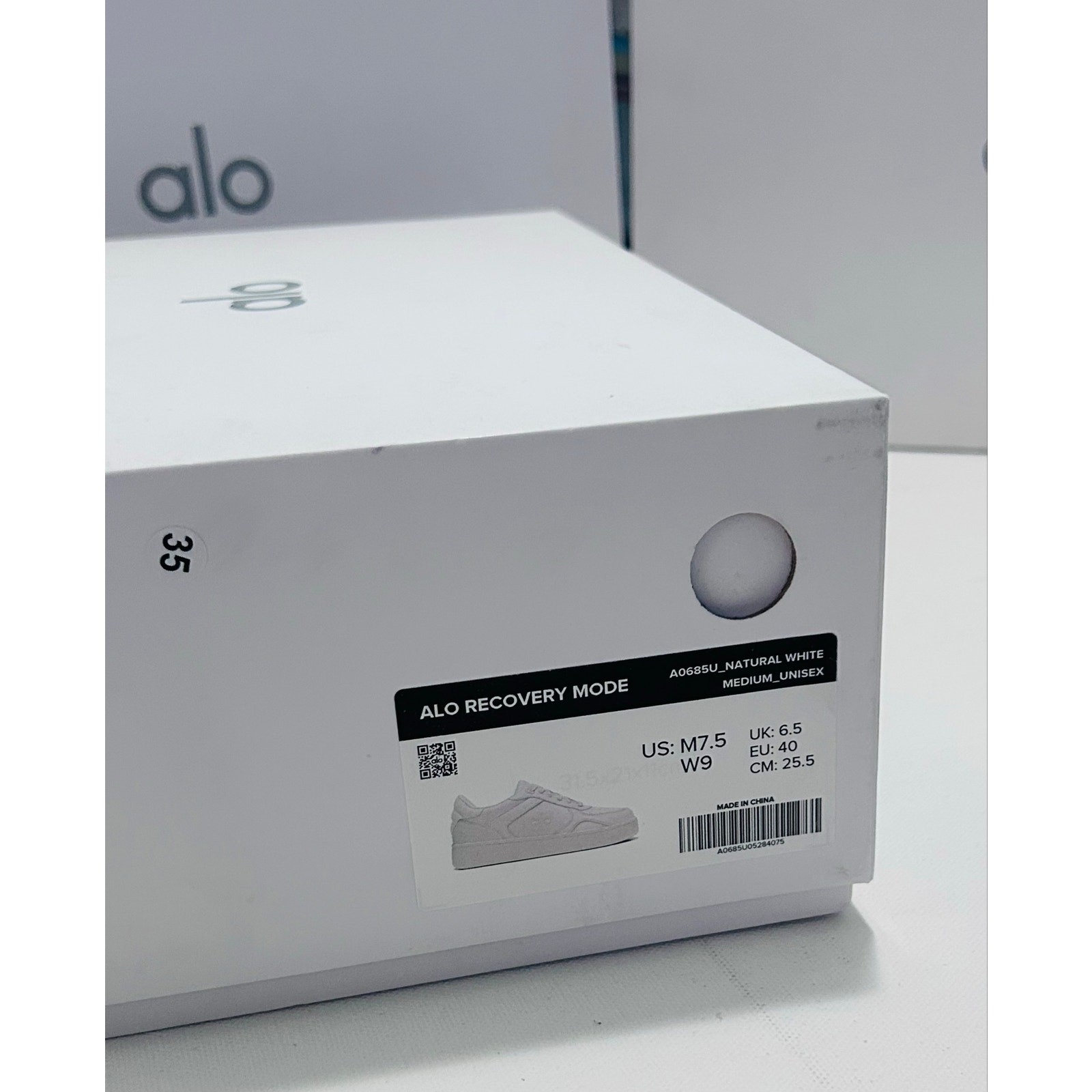 ALO Recovery Mode Sneaker. Women’s size 9/ Men’s Size 7.5 Natural White. NWT’s