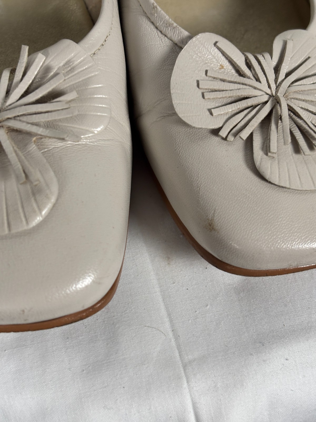 Vintage 90s/ Y2K Etienne Aigner Gardener Beige Square Toe Leather Pump Sz 8M