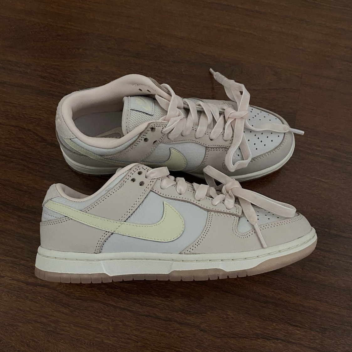 Nike Dunk Low Low Top Lace-Up Colorblock Sneaker Beige Gray Cream FB7910-601