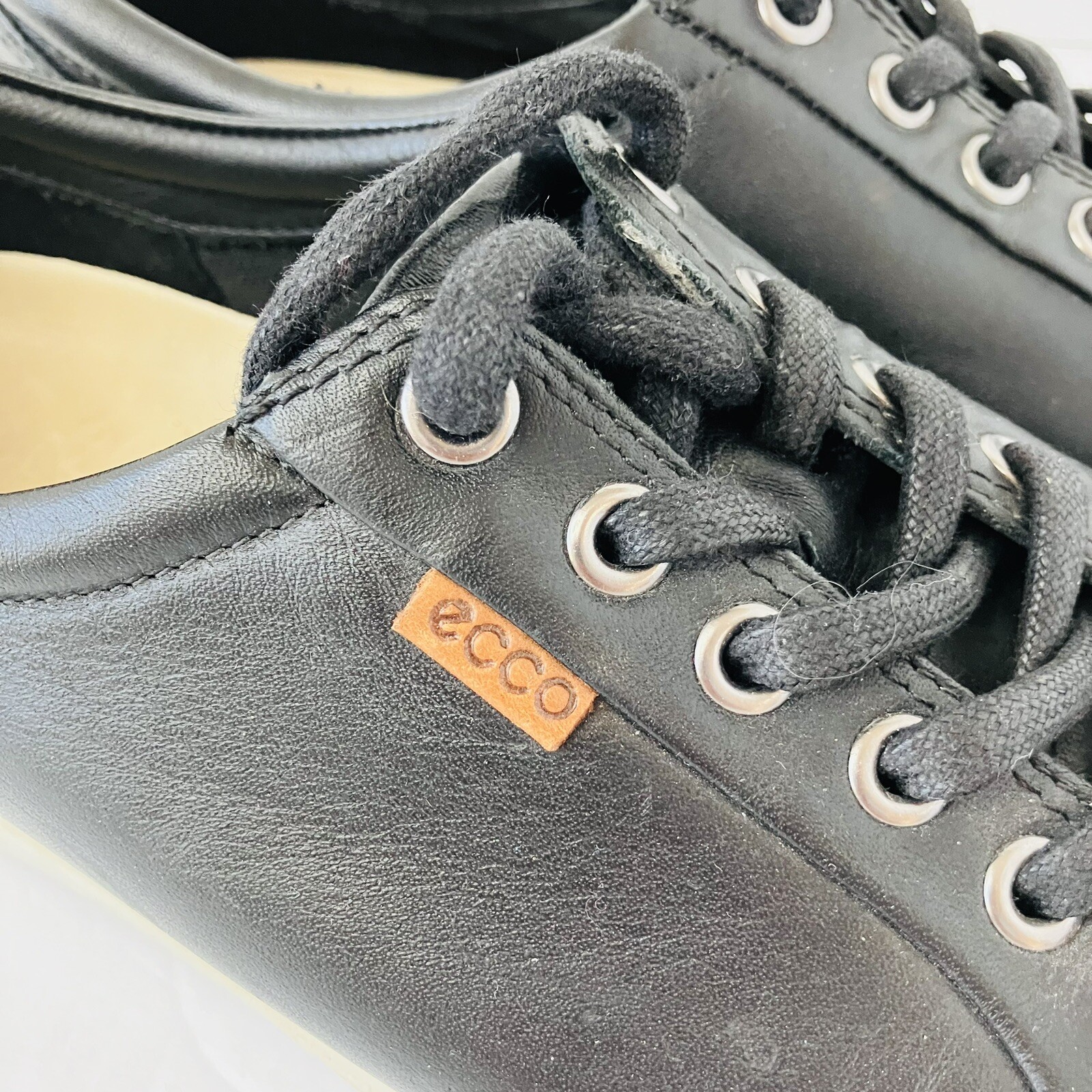 ECCO Women’s Size 9-9.5 Black Leather Lace Up Comfort Casual Shoes Indonesia