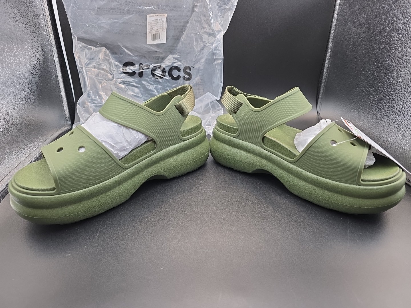 Crocs Soho Y Strap Sandal 211755 Army Green Women’s Size 11 NWT