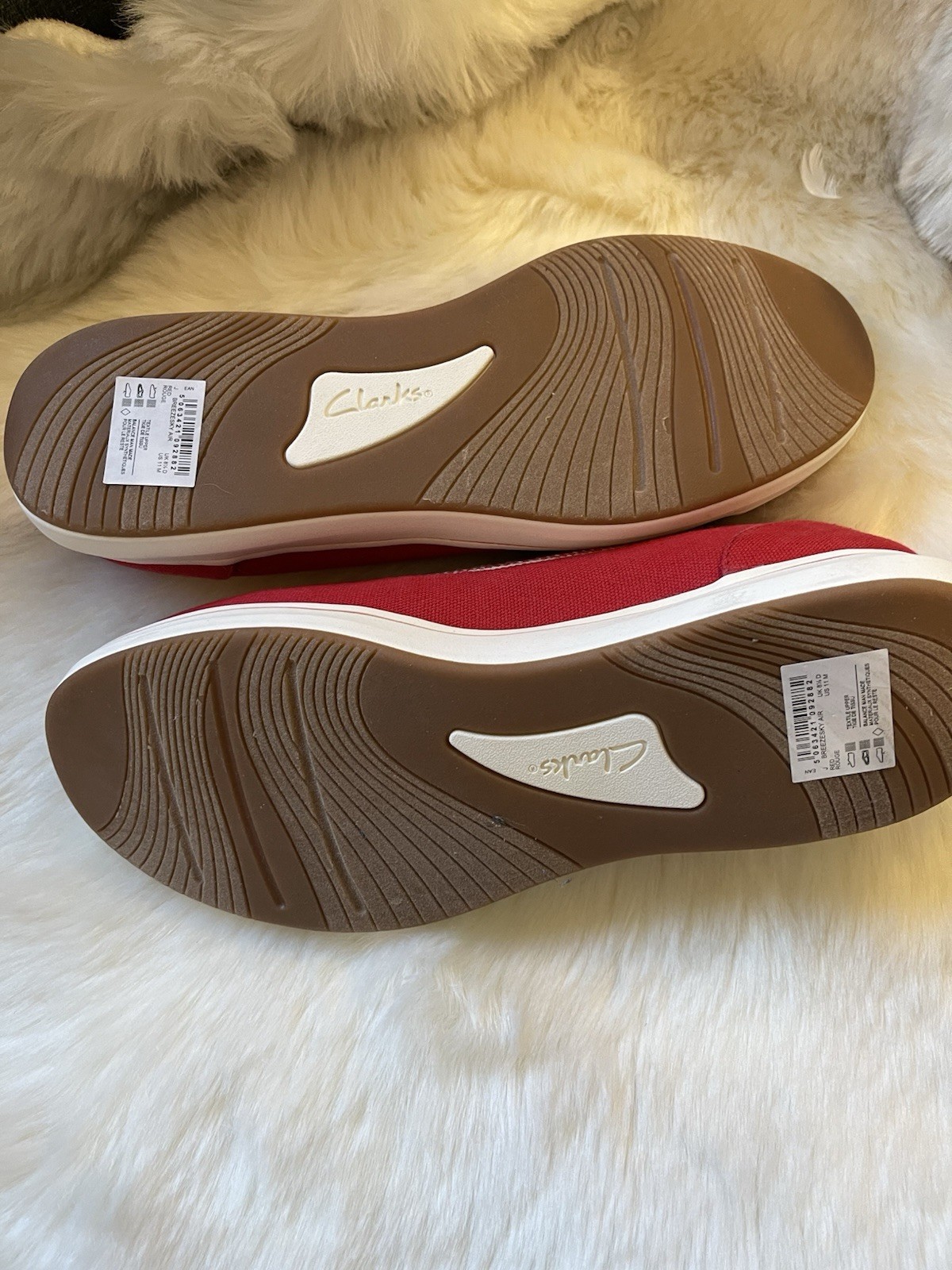 Clarks Cloudsteppers Red White BreezeSky Air 11 NWOB Sporty Preppy Flats Comfort