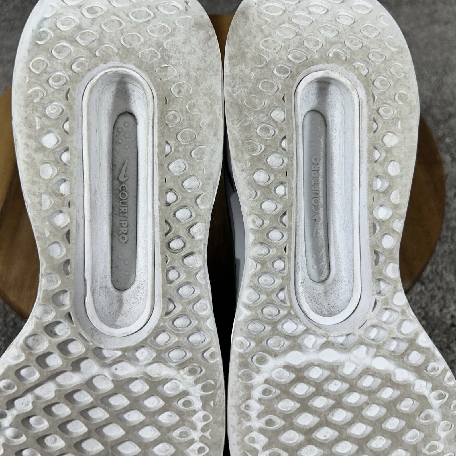 Nike Court Air Zoom Pro 8mm DV3285-103 Women’s Size 7.5 White Green Shoes Used