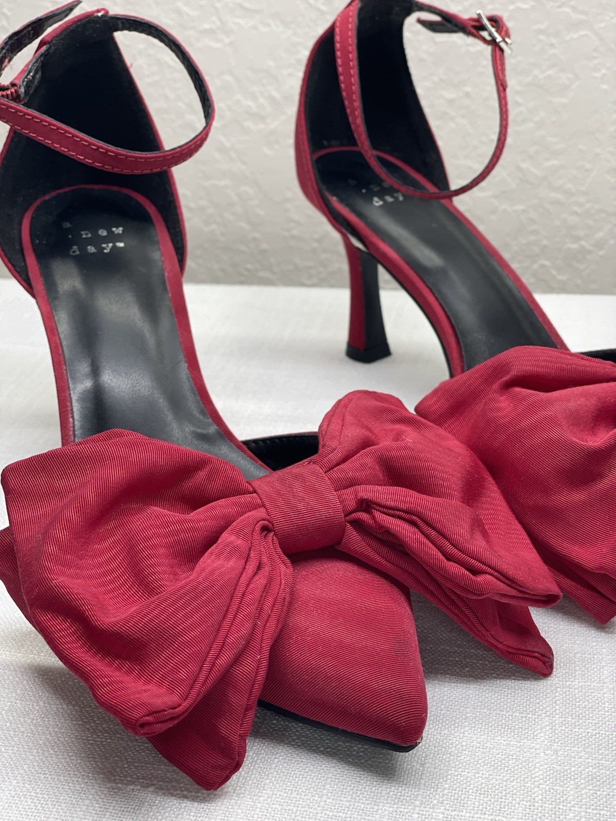 A New Day Women’s Red Pointed Toe Stiletto Ankle Strap Bow Buckle 8