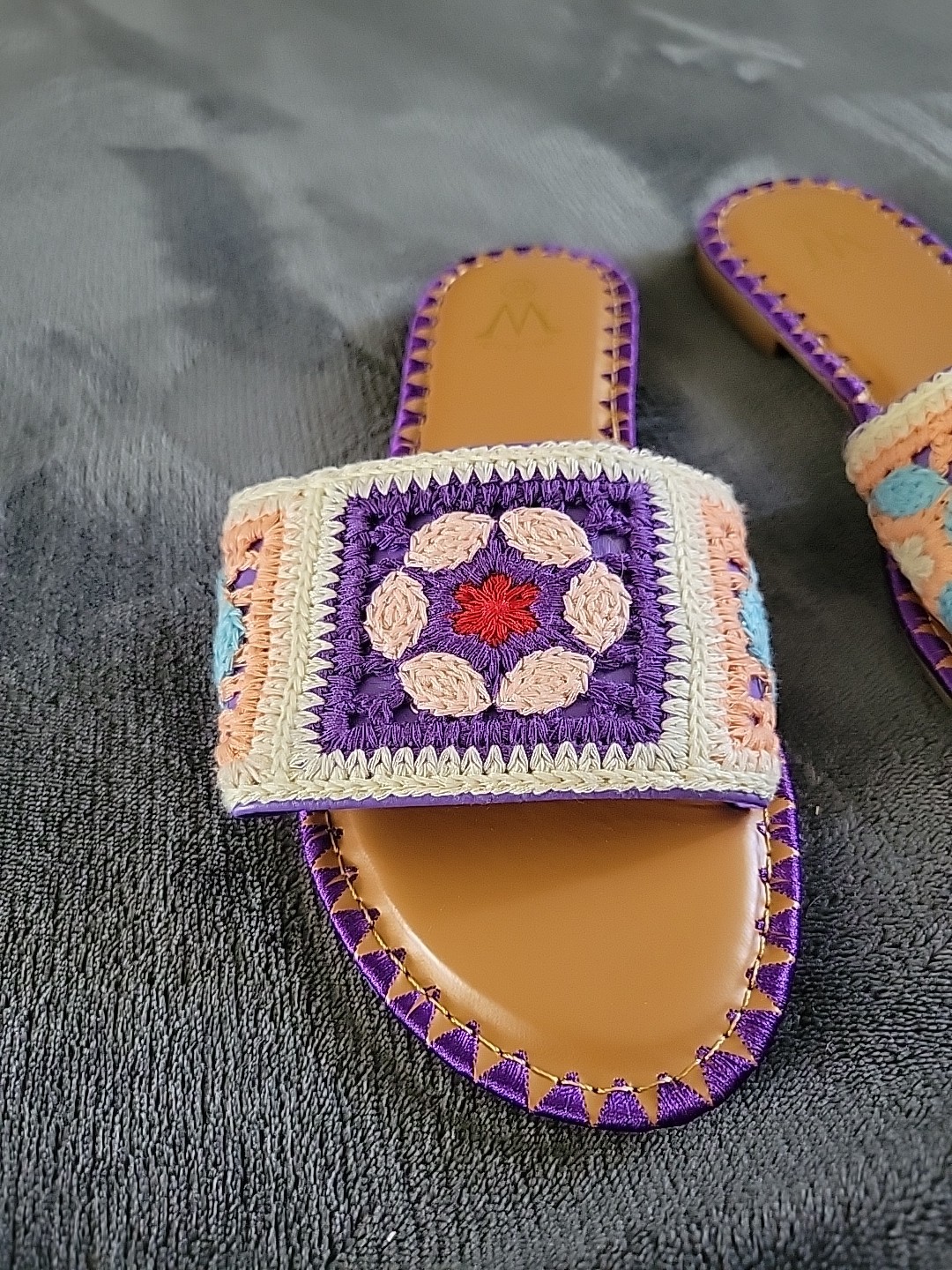 Cink Me Size SZ 8/39 Granny Square Fashion Slides Brown