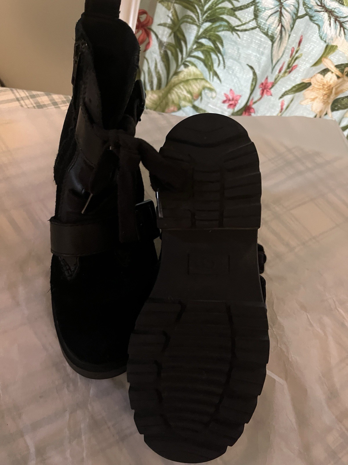 UGG Women’s Black Suede Ankle Boots Size 7 Medium B M New No Box