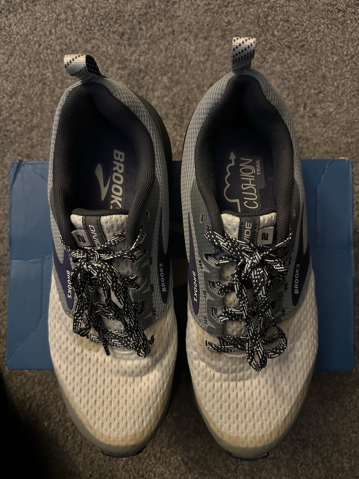 Brooks Divide 2 Women’s Trail Running Sneakers Gray White Black Blue Mesh