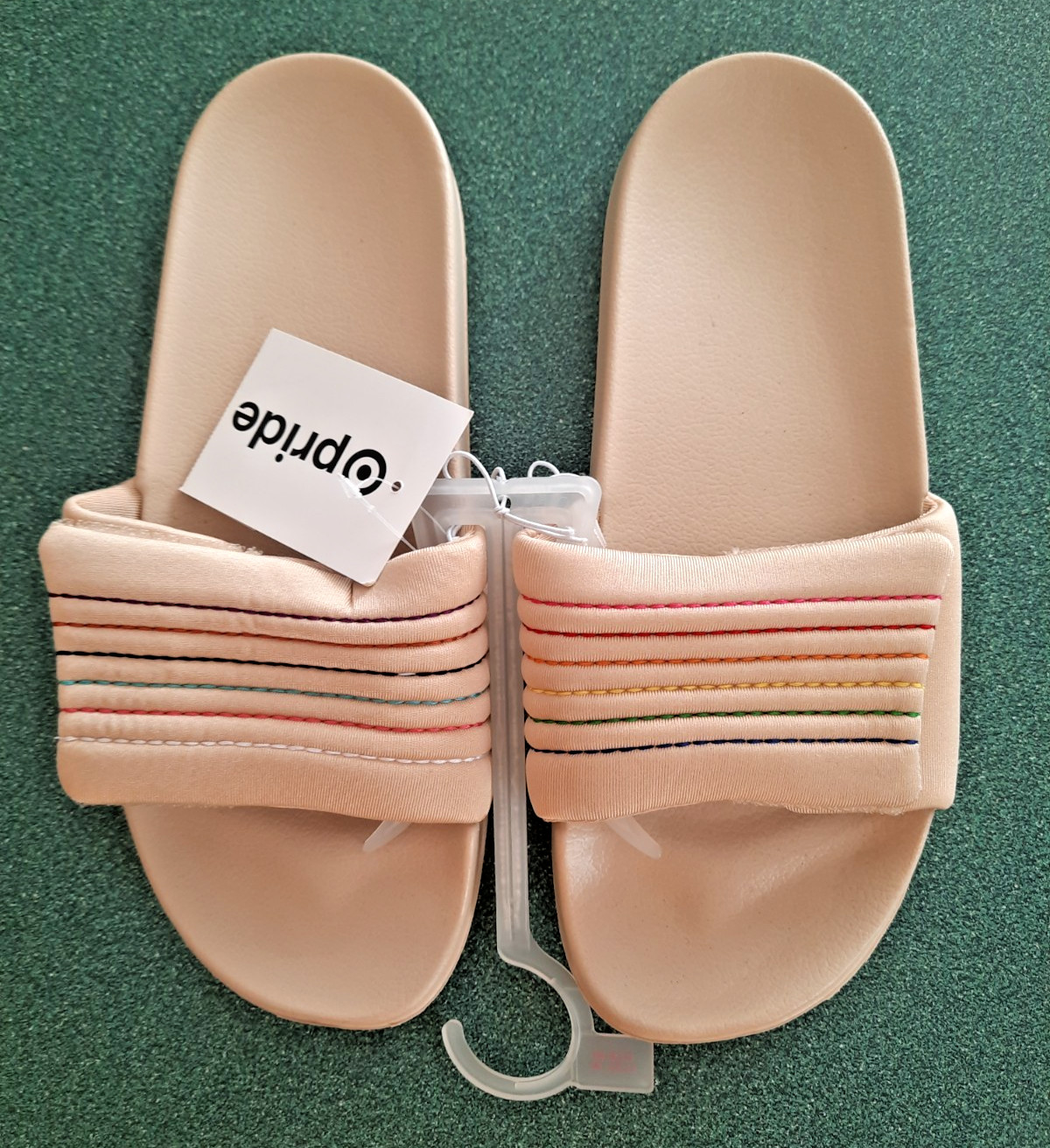 LGBTQ PRIDE ADULT SANDALS SHOES BRAND NEW WITH TAGS SIZE M (9/10) FOOTWEAR