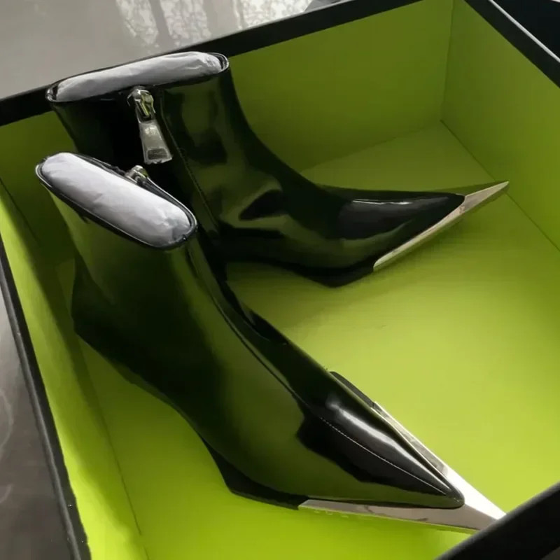 Luxury Designer Pointed Toe Chelsea Boots Women 2025 Fall Chunky Heel Metal Toe