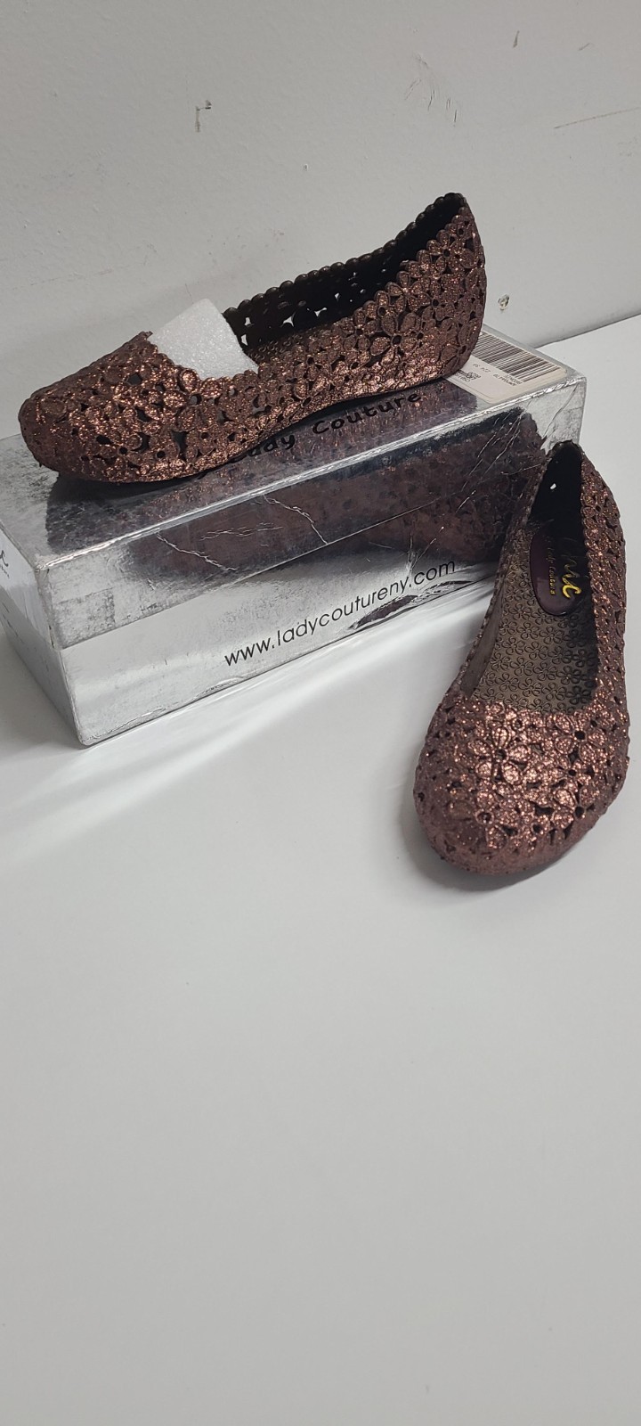NIB Womens Chic by lady Couture Petal Bronze Slip on Flat Shoes Size 8.5
