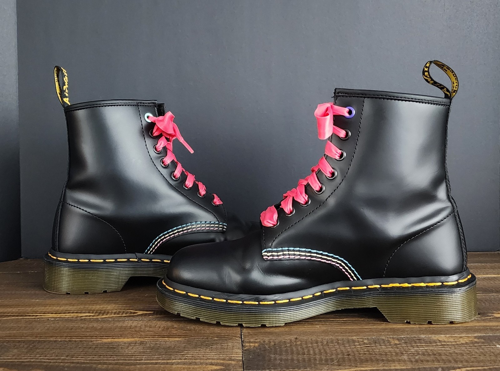 Dr. Martens x Hello Kitty & Friends 1460 Boots Women’s 8 Limited Edition