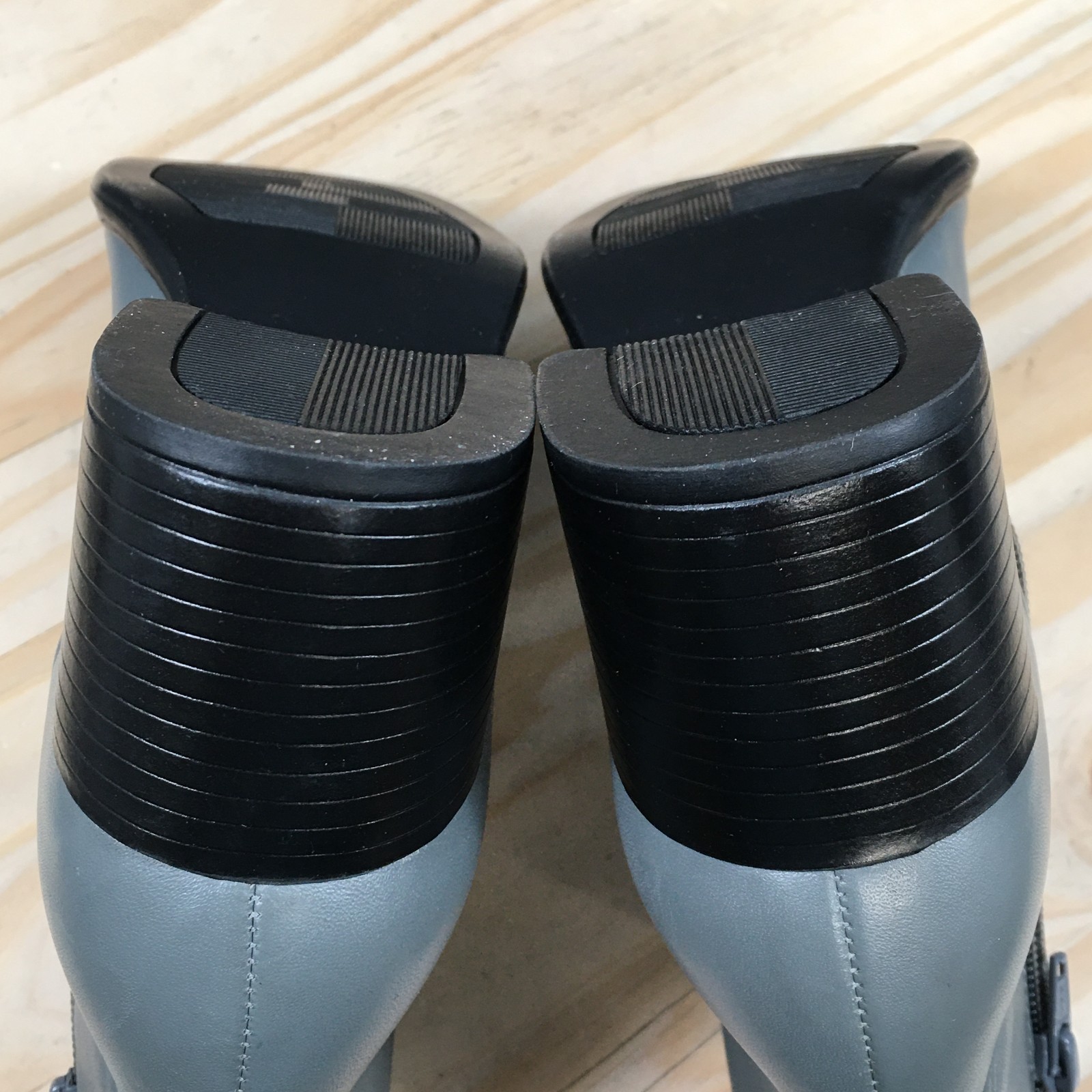 White Mountain Fairchild Boots Womens 8.5 M Ankle Bootie Block Leather Gray NEW