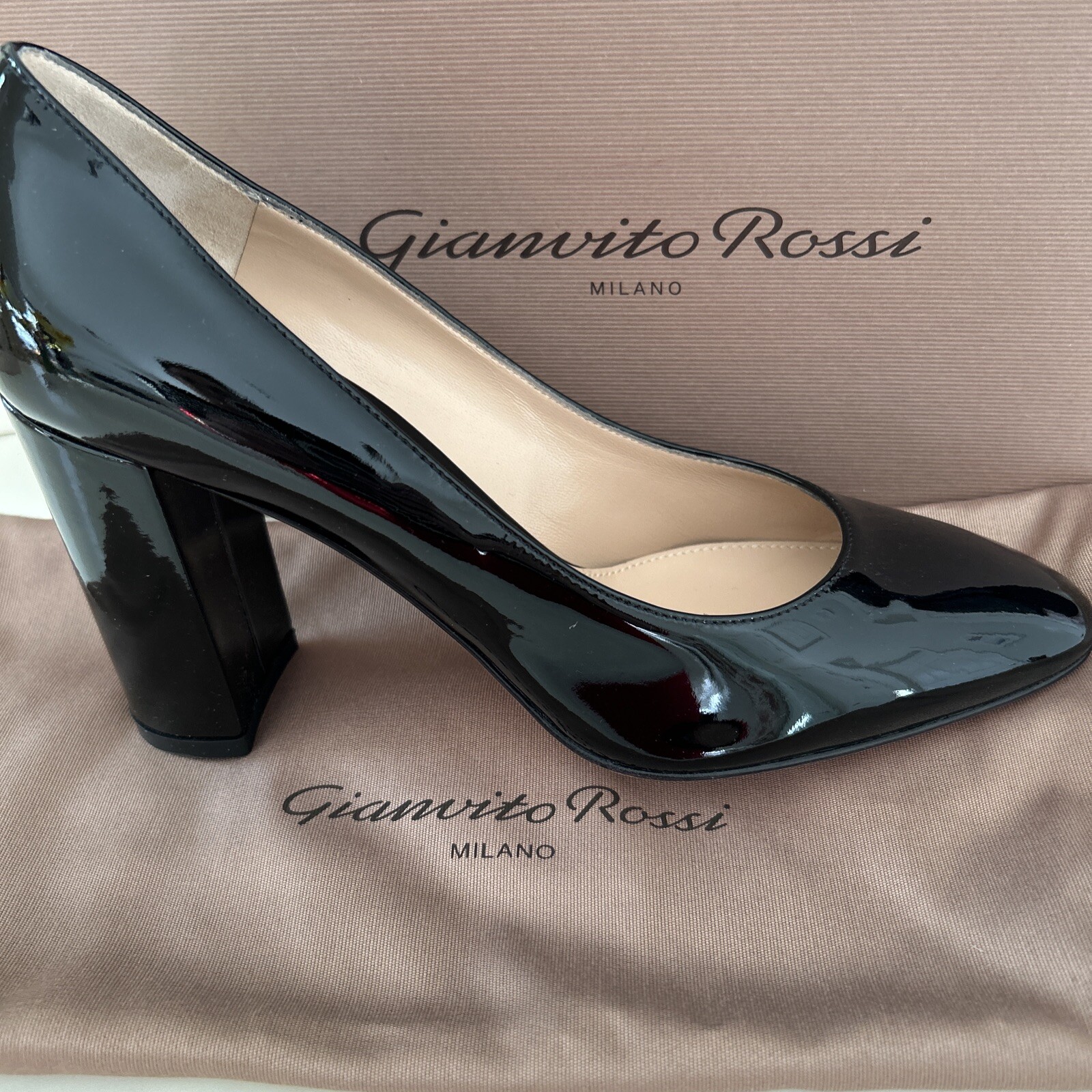 Gianvito Rossi Black patent Leather Block Heel Semi Round Toe Shoes Size 38