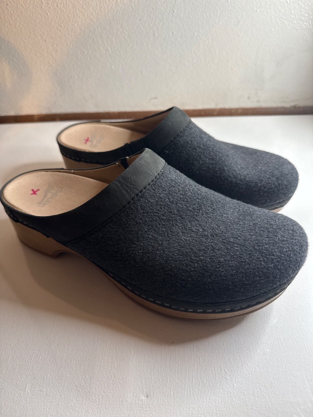 Dansko clog. Color: Charcoal Wool