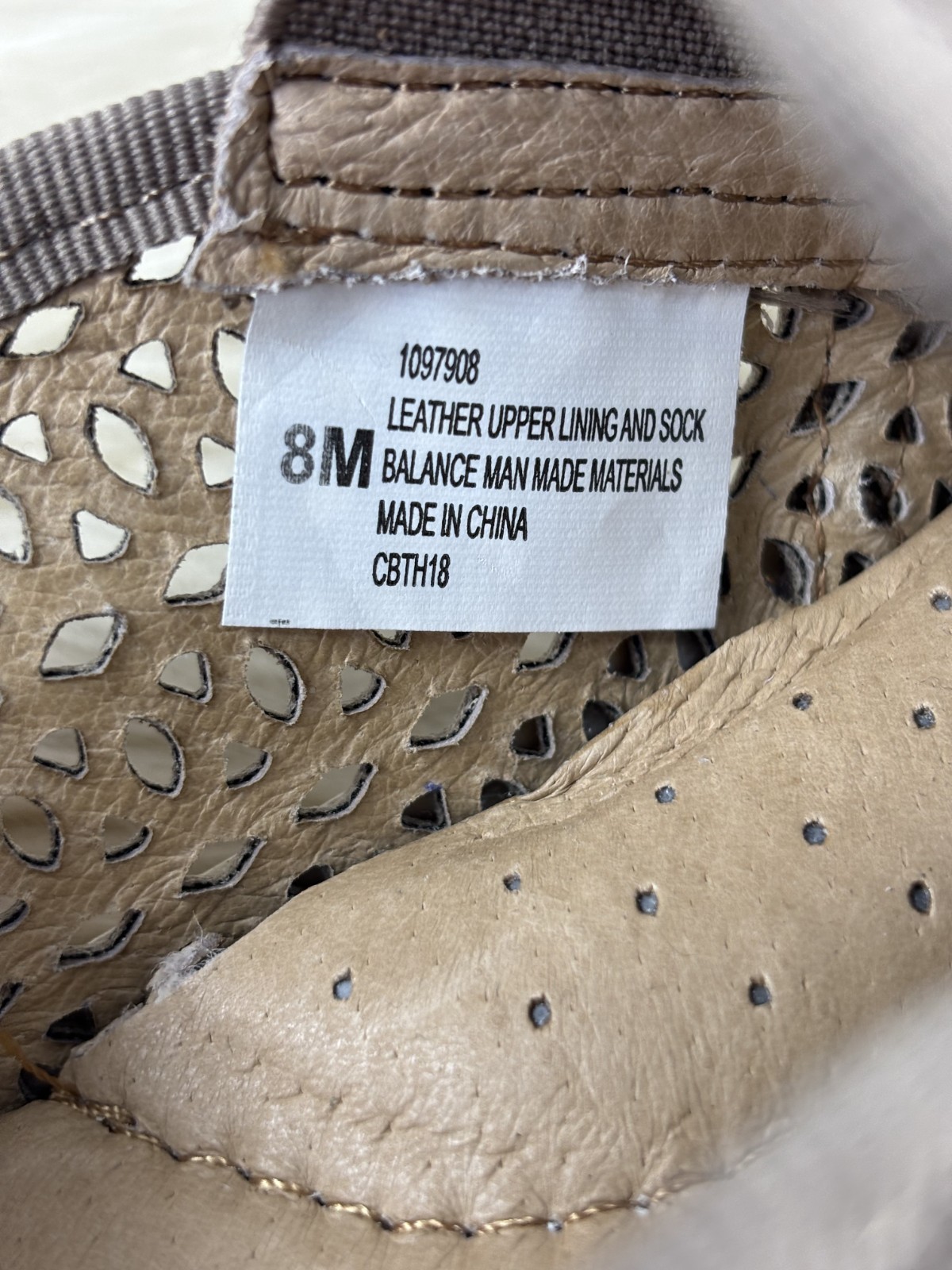 NWOT Sofft Somers II Sneakers Taupe Perforated Leather Slip On Womens 8M