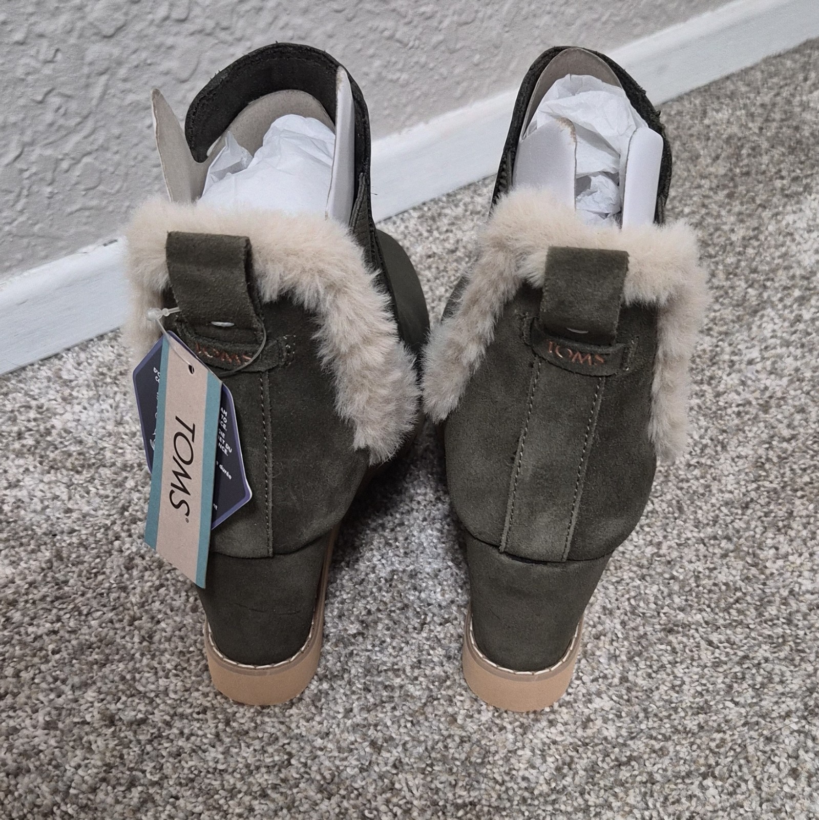 TOMS Maddie Women’s Chelsea Ankle Boots Suede Fur Lined Green US 8.5