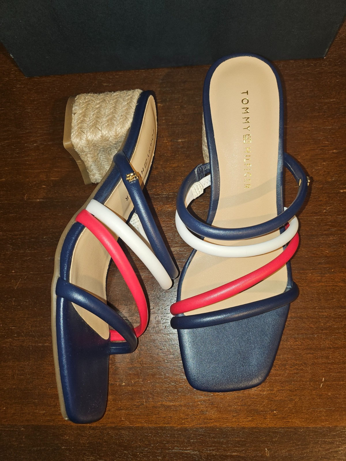 Tommy Hilfiger Cehmi Dark Blue Red White Woven Raffia Heel New in box 6 M