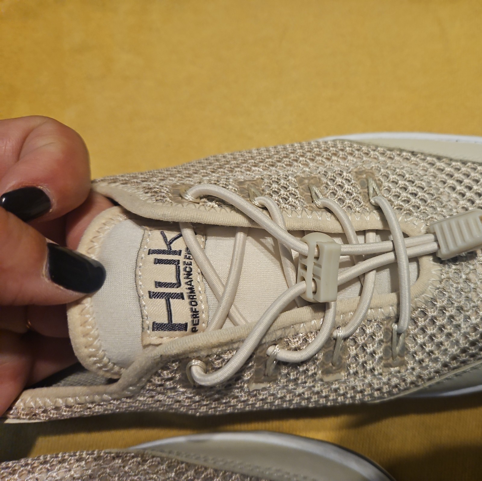 HUK PERFORMANCE FISHING Footwear beige size 9 women US lace up shoes Water