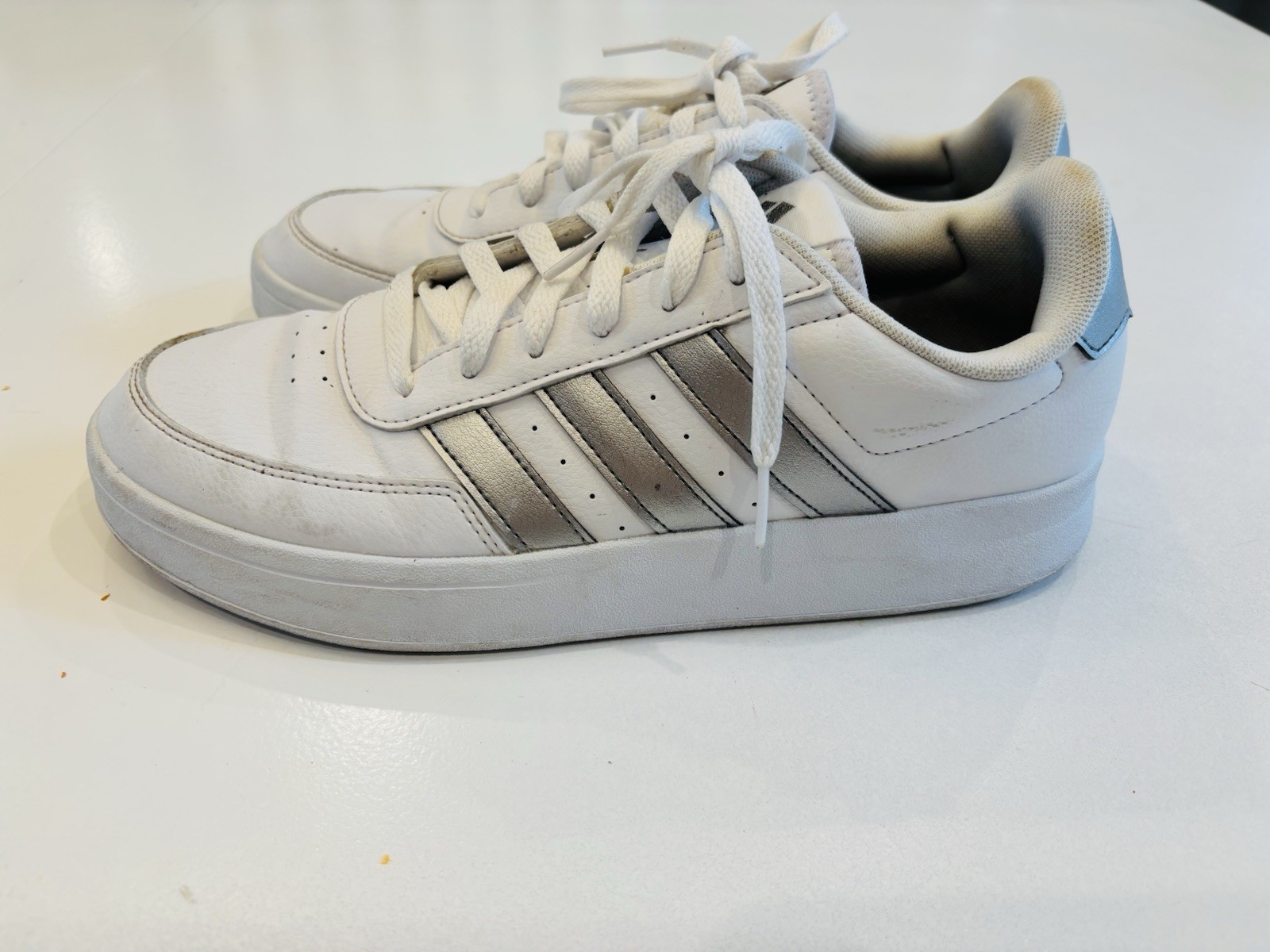 Adidas Breaknet 2.0 Women’s In White & Gray Size 9.5