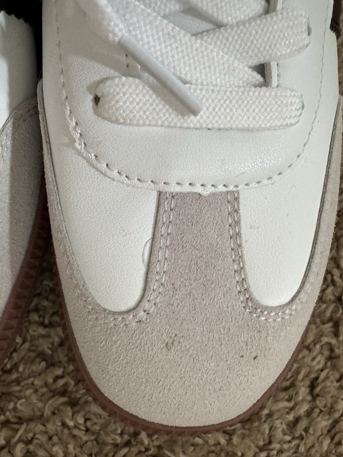 New Berness Size 7 Beige Black White Low Top Lightweight Tennis Shoes Sneakers